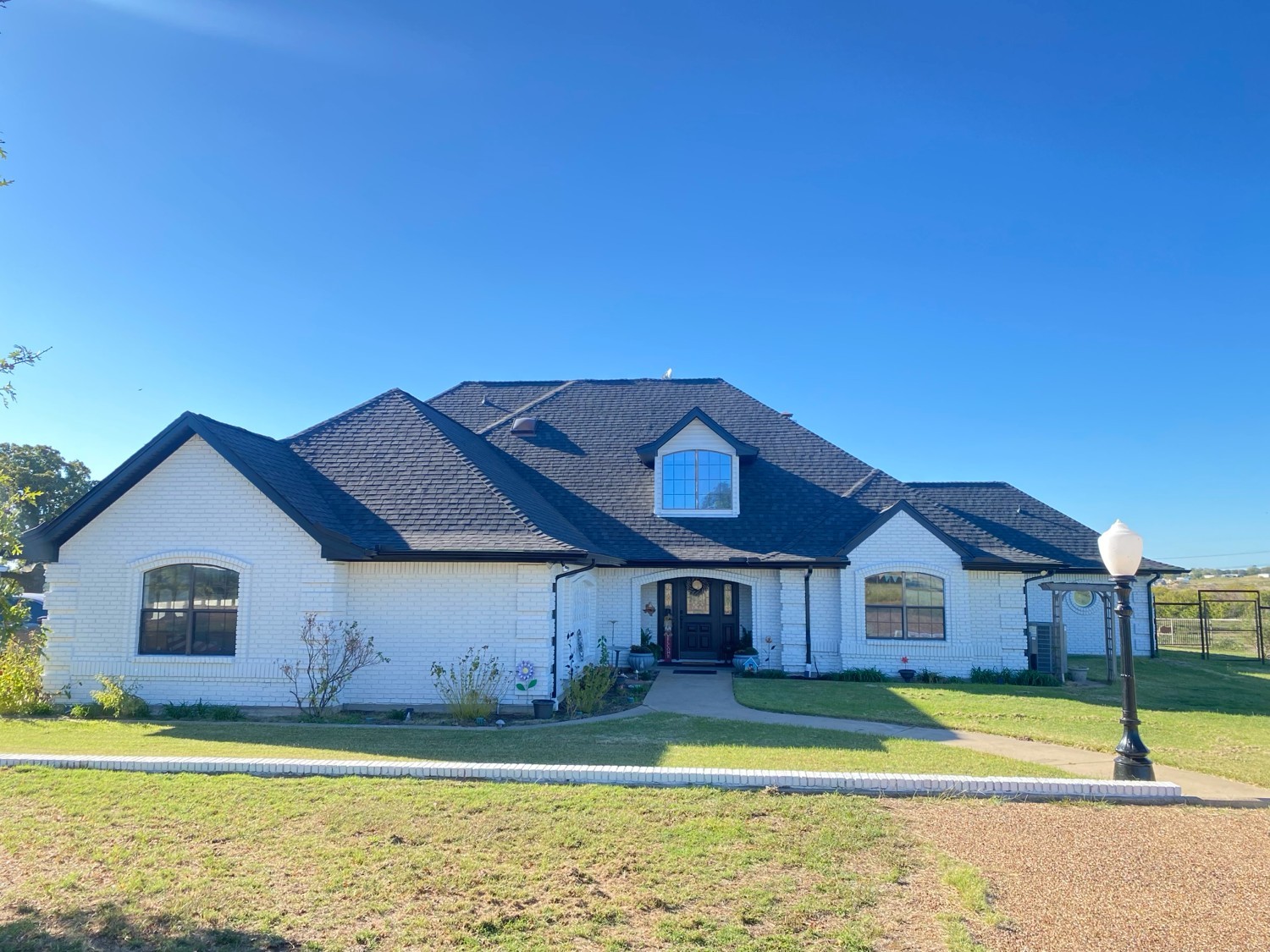 Le Construction, Roof Repair, Hail damge repair, Storm damage repair, leaks repair, construction company