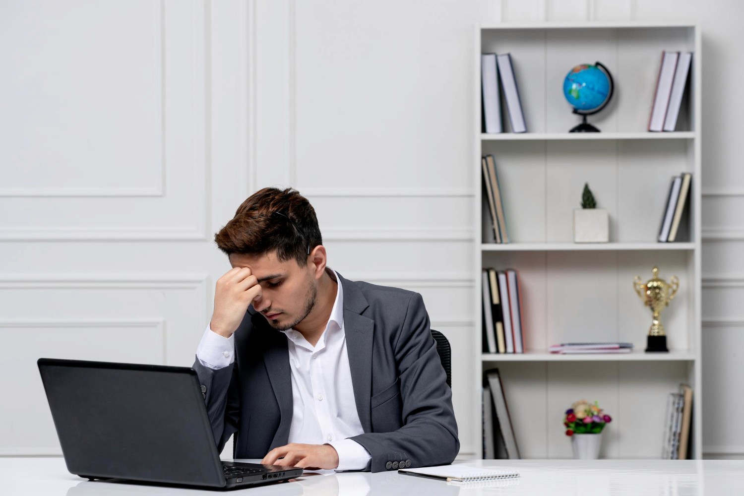 employee looking tensed - Loosely Structured Data Business Example