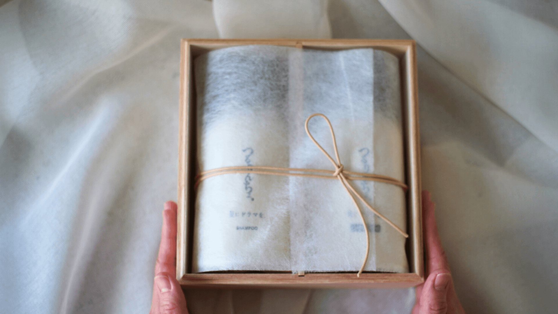 箱詰めのつるちんちょをおすすめしているイメージ