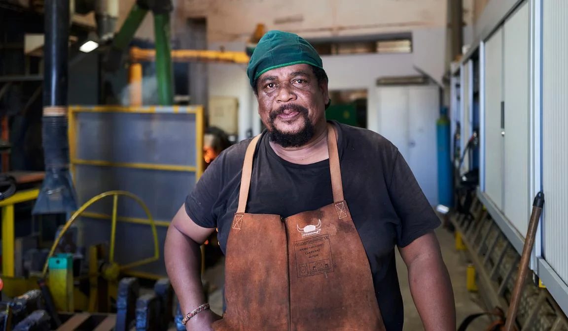 Portrait métier : collaborateur industriel qualifié sur son site de production au 974