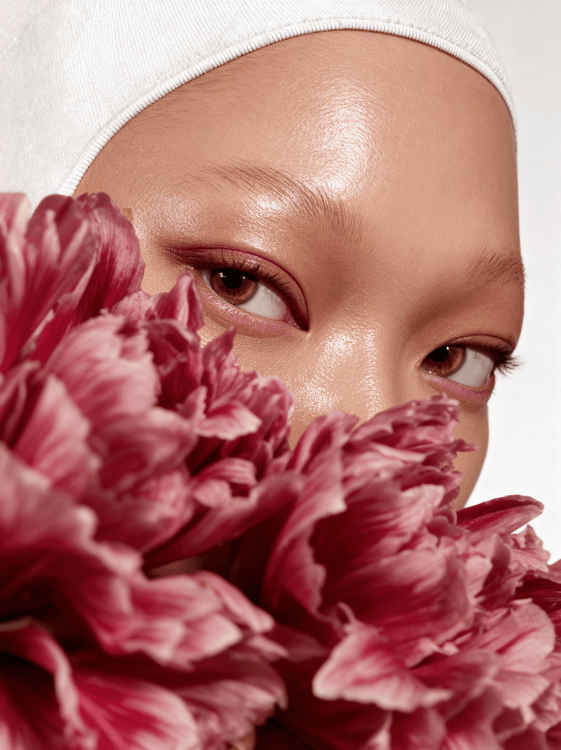 Lady's divine eye's and flowers