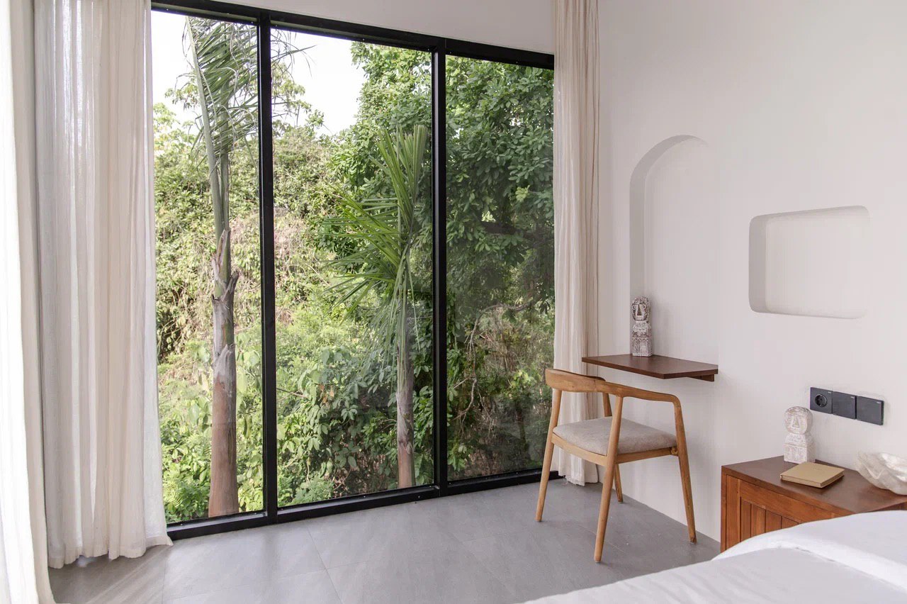 A modern 2-bedroom villa with jungle views in Uluwatu