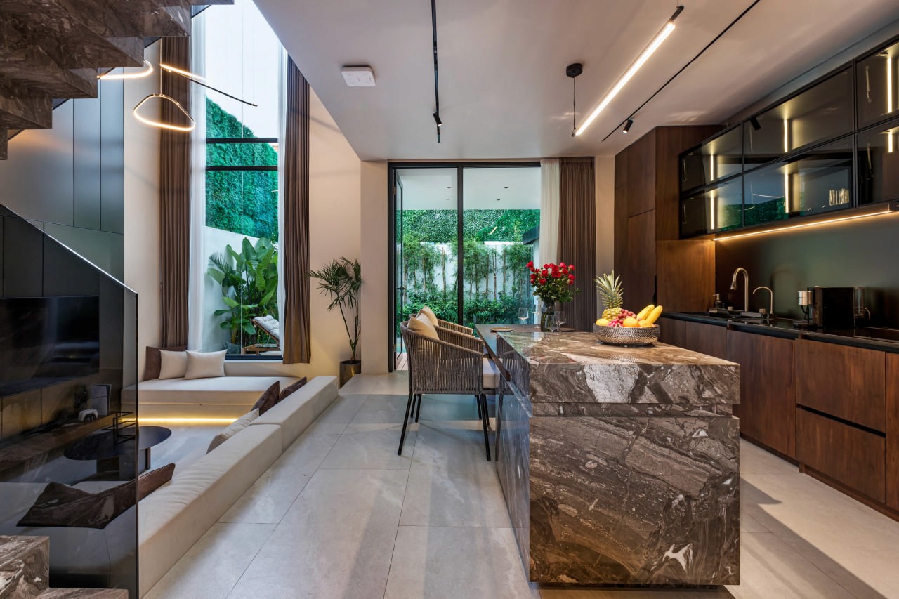 2-bedroom designer villa with 7-meter ceilings in Canggu