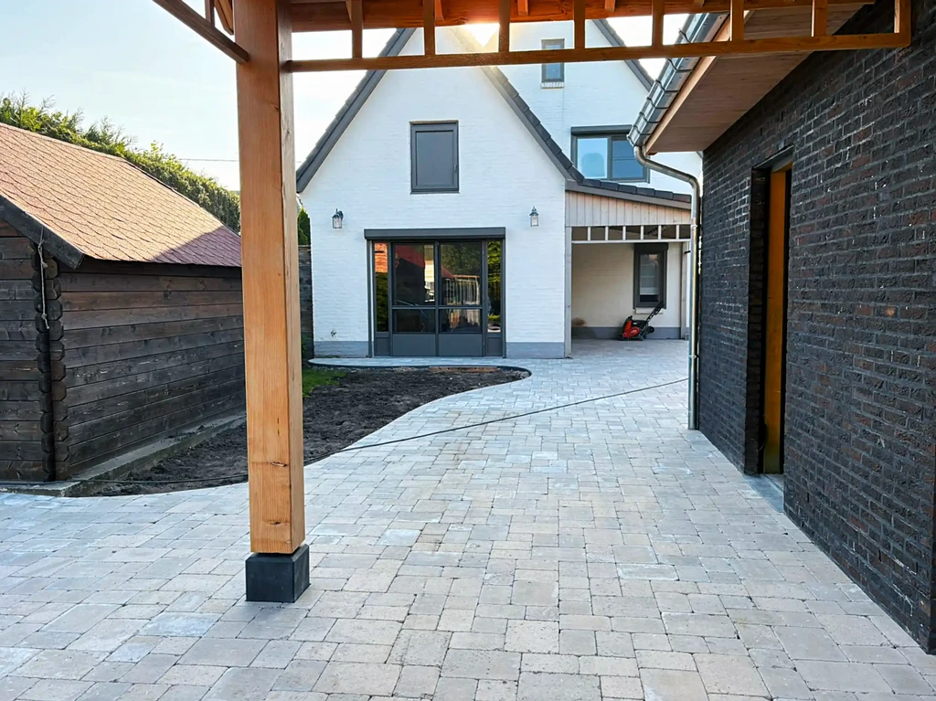 Voorbeeld van een gerealiseerd tuinproject door De Boogerd, met aandacht voor detail, duurzaamheid en maatwerk.