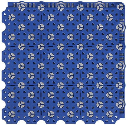藍色幾何鏤空懸浮拼裝運動地板,適用於室內匹克球場與多功能體育館,具備防滑耐磨特性。