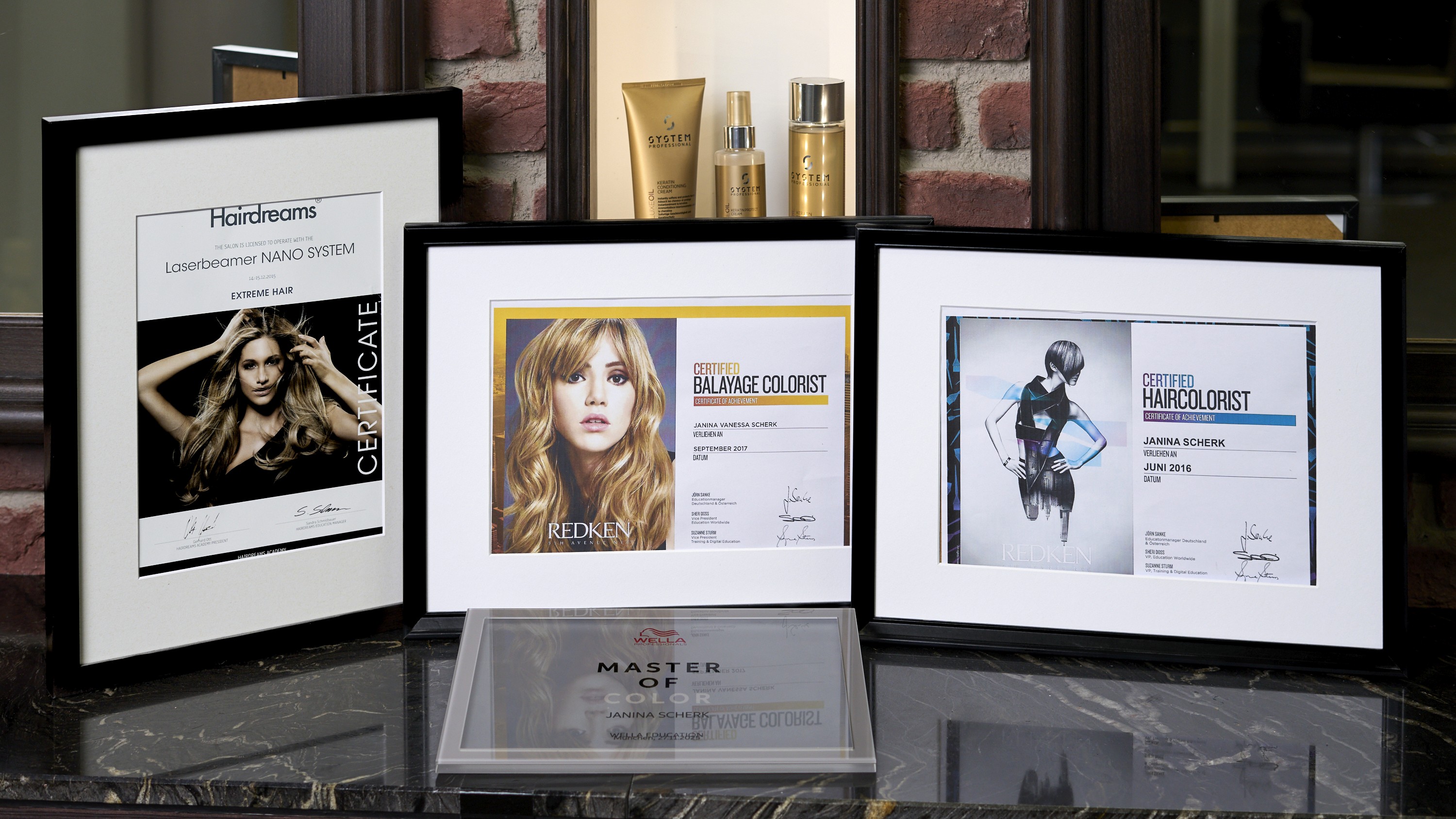 Zertifikate Friseur Salon Extreme Hair