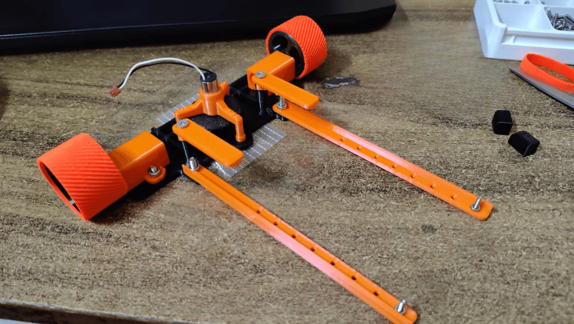 Advanced LFR suction chassis front view – sensor arm geometry and impeller air intake