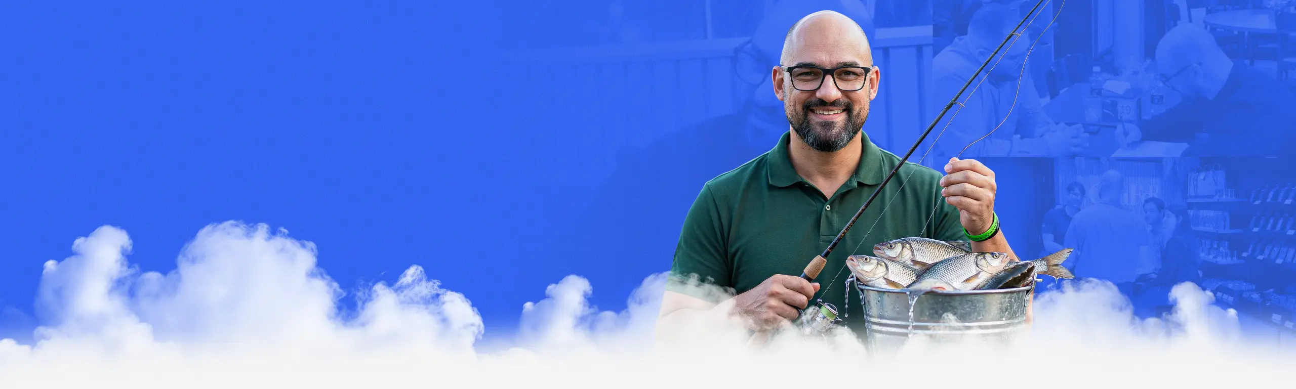 Djeison Moreira com um balde de pesca