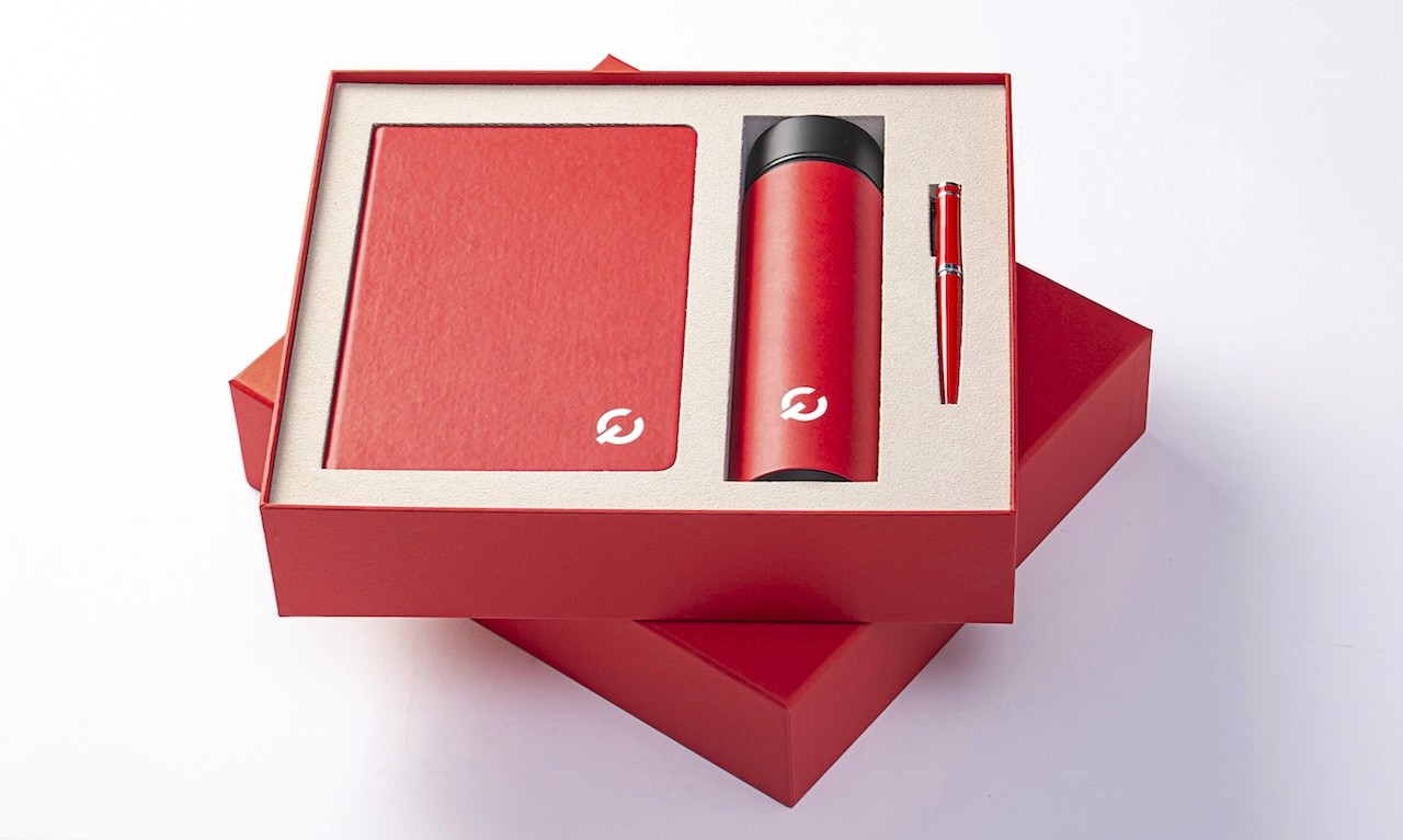 Premium executive gift set with journal tumbler and pen in red Italian paper box