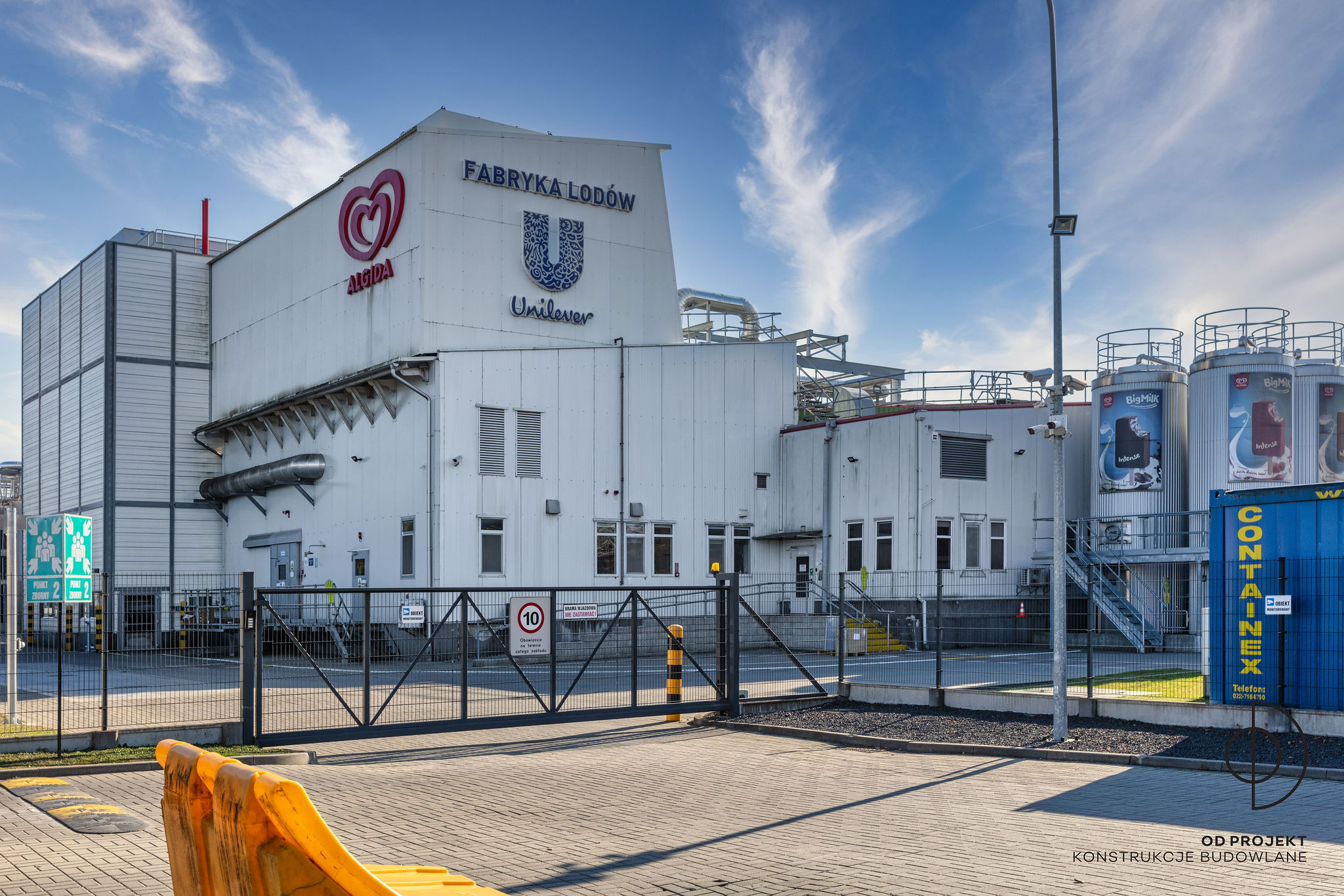 Zdjęcie hali stalowej