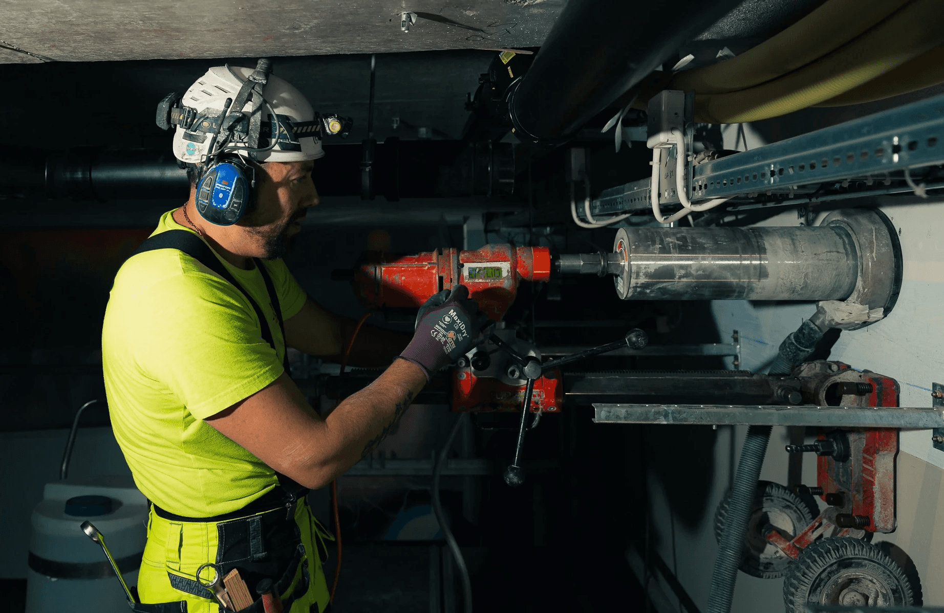 Rival, Betongborrning i Stockholm