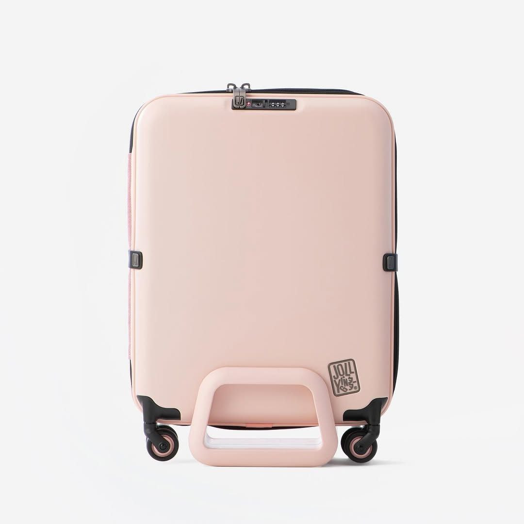 3D bag design involves creating digital models that combine style, functionality, and practicality. This process allows for detailed visualization of the bag's structure, materials, and features, ensuring a sleek and functional design ready for production.