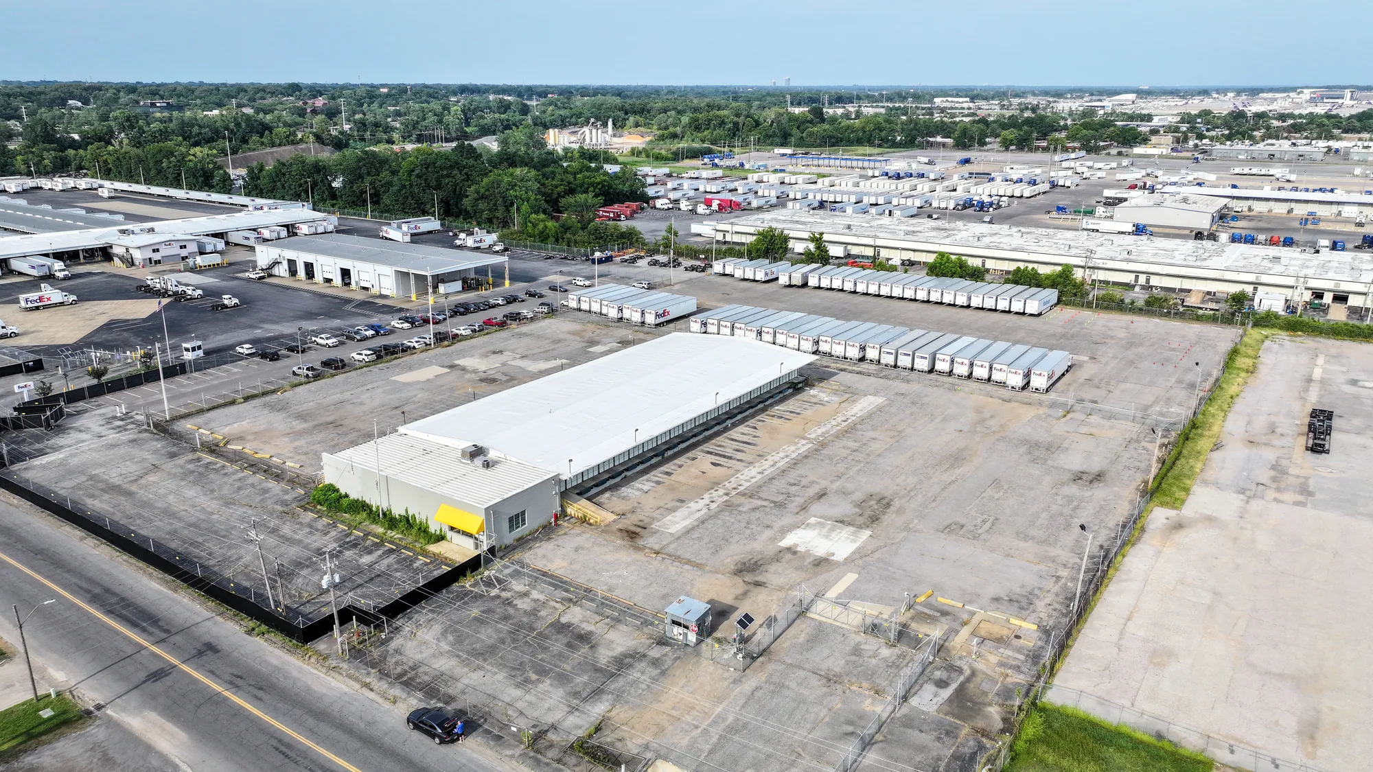 Aerial view of the industrial outdoor storage site at 3086 Carrier St, Memphis, TN