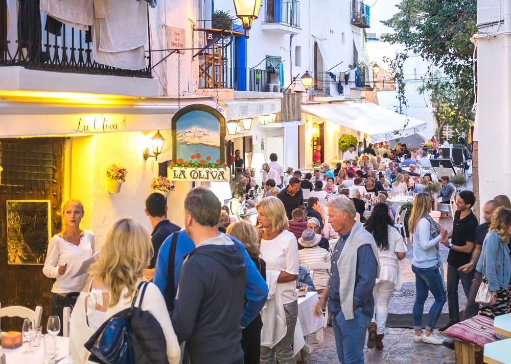 Met vrienden schaatsen voor KiKa