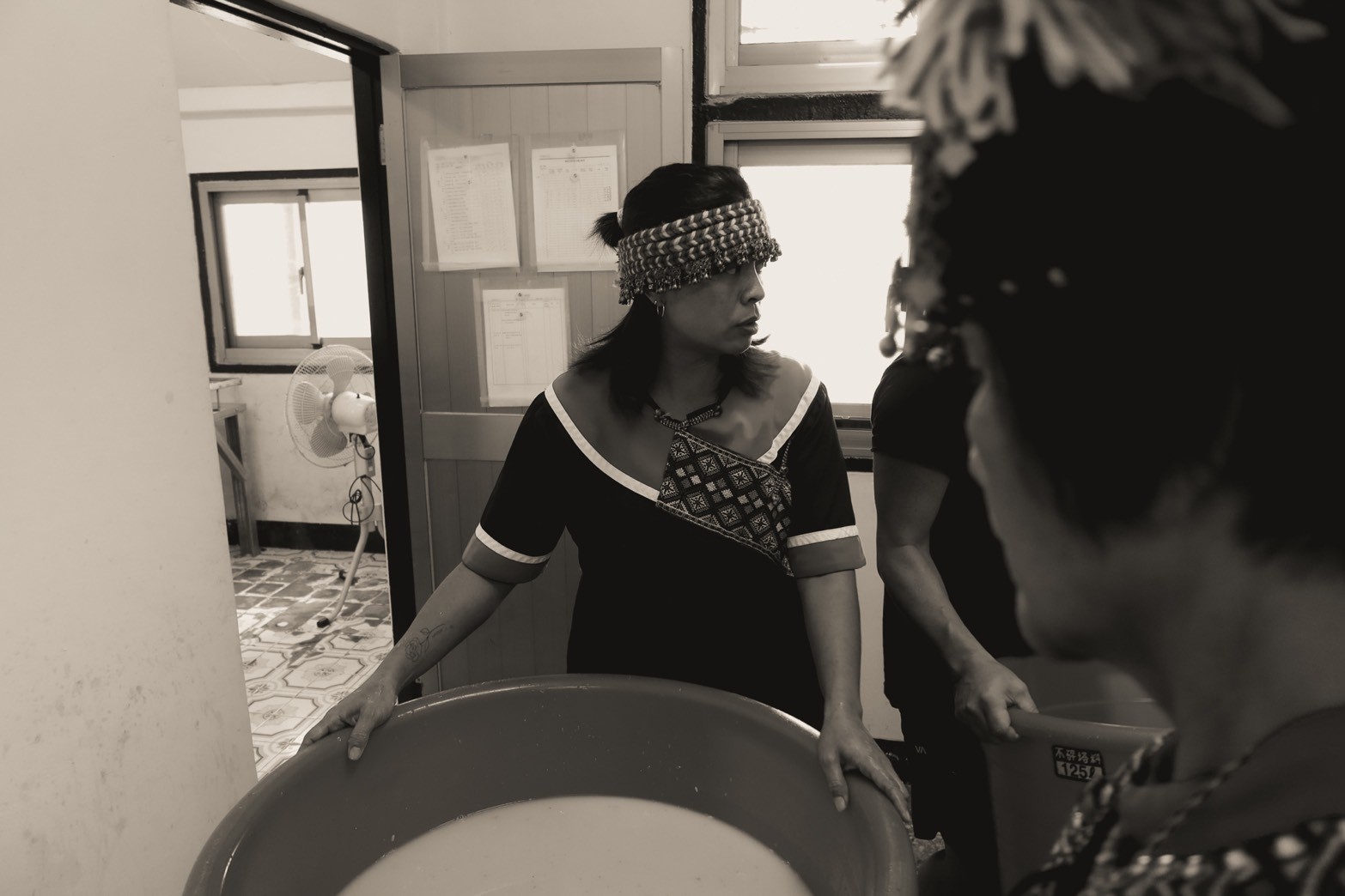 熱帶低氣壓 Low Pressure 台東東河衝浪餐廳老闆Ibu 釀製小米酒2