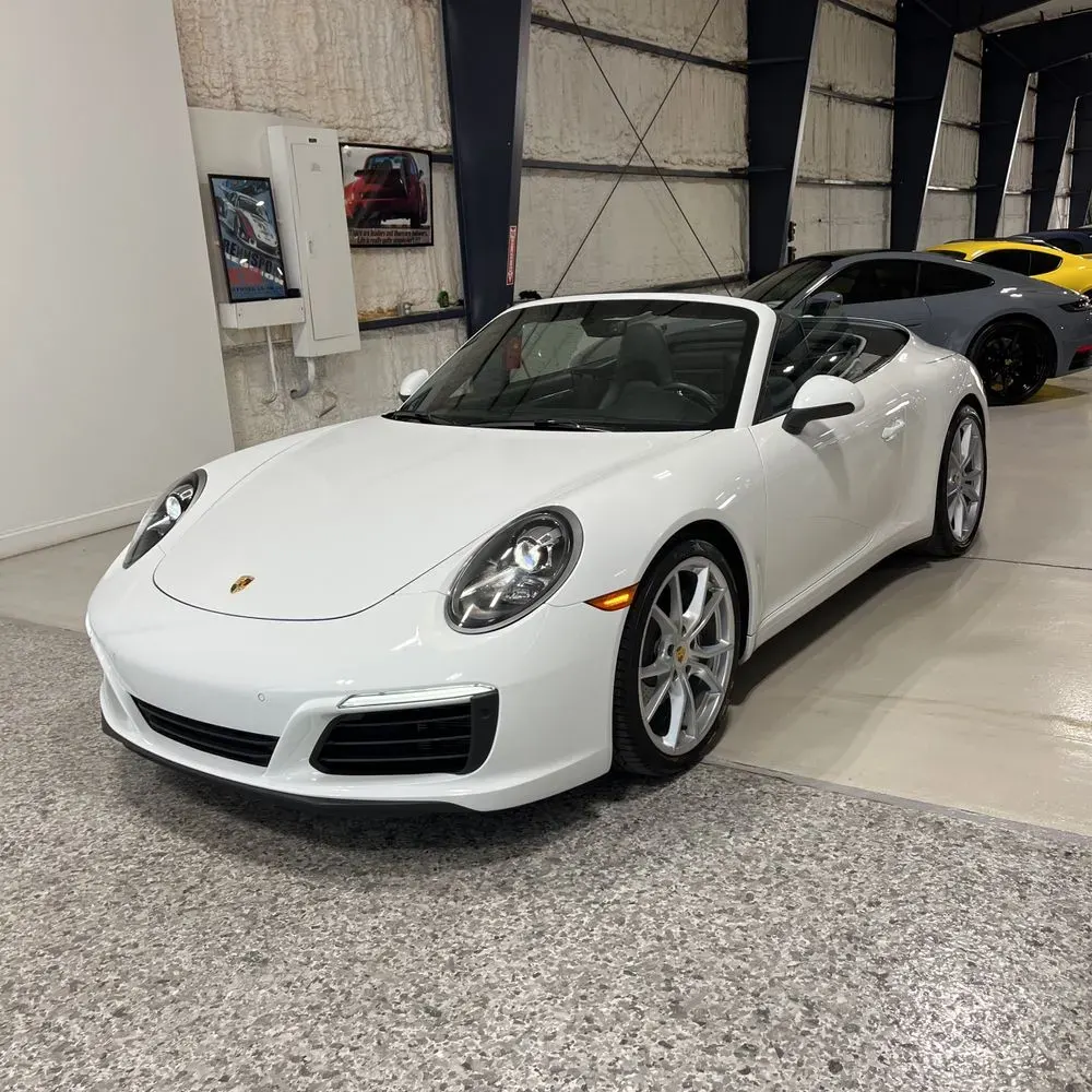 Vehicle preview photo