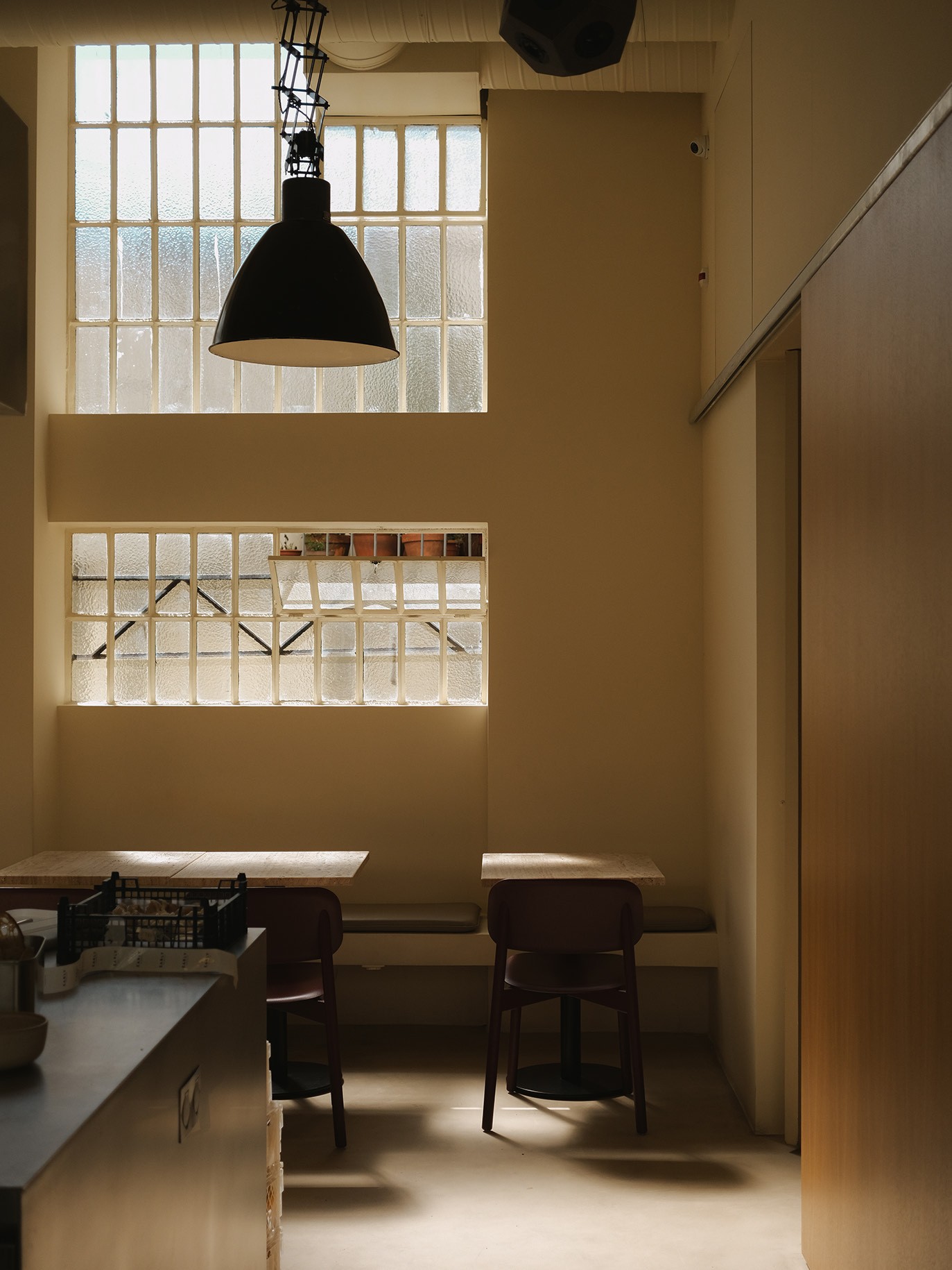 Seating at Early in Porto