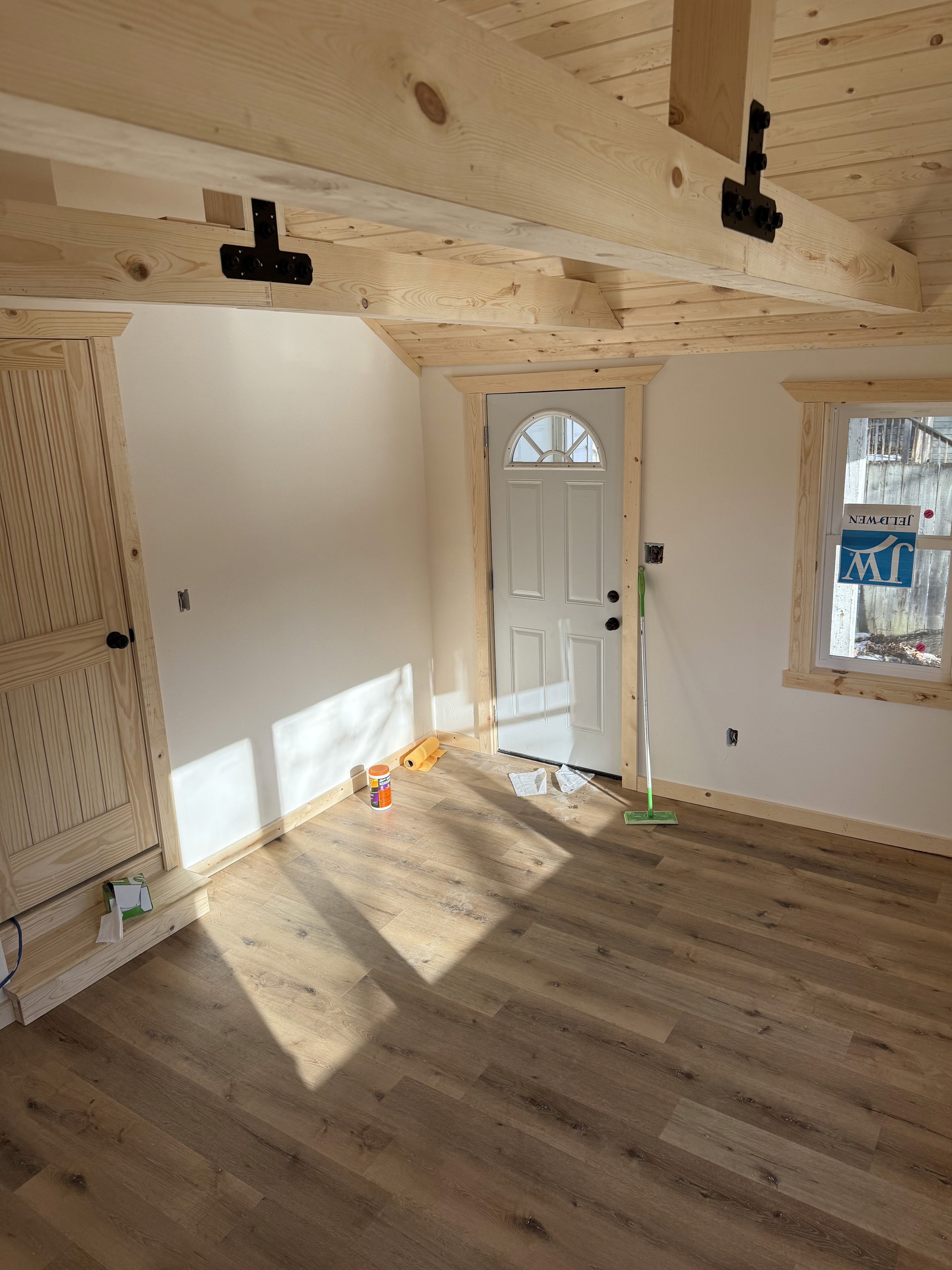 Sun Room with pine trim and ceiling