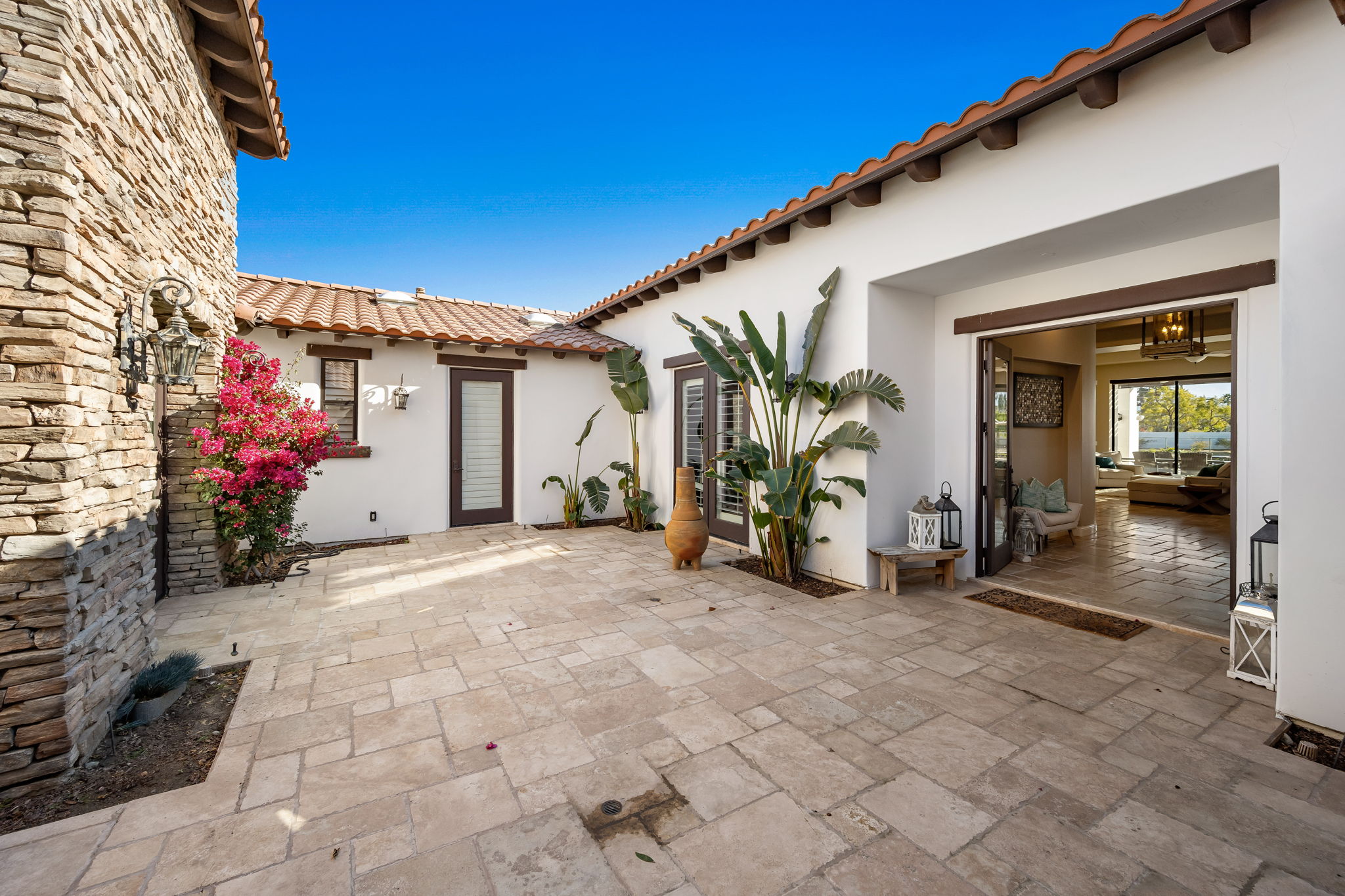 Here comes the alt text