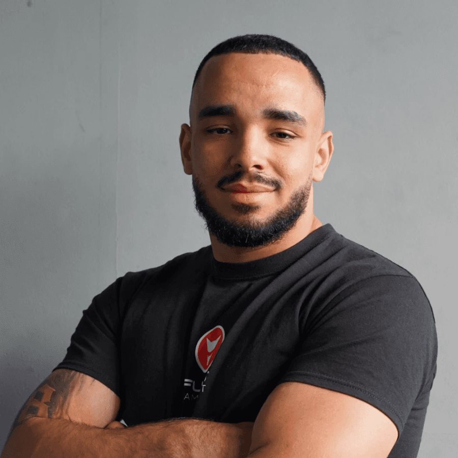 Nori, Auszubildender im Fuchs Kampfsportstudio, Trainer für Boxen, Kindertraining und unterstützt organisatorische Aufgaben