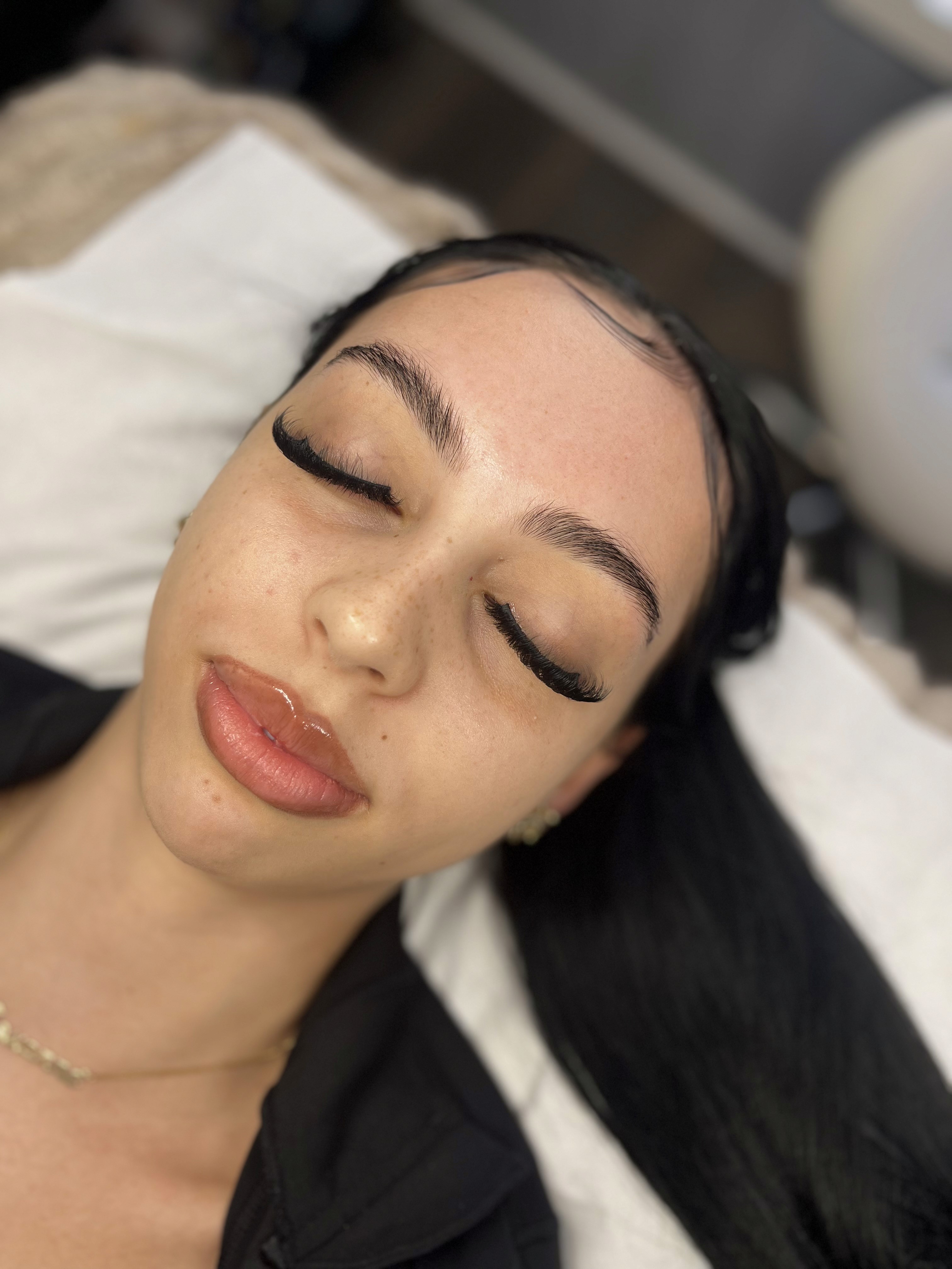 sparce eyebrows before