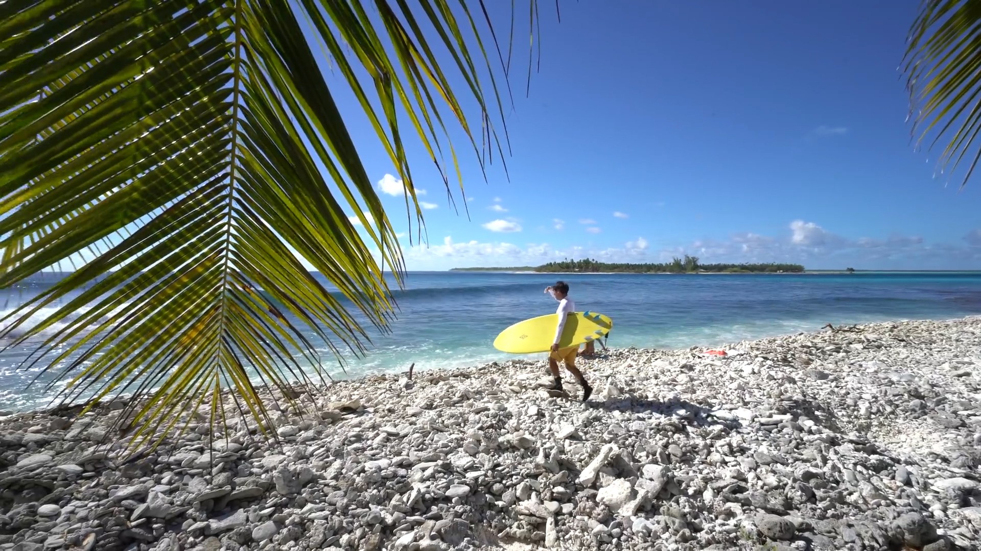 A bottle of daisy perfume with floral accents.