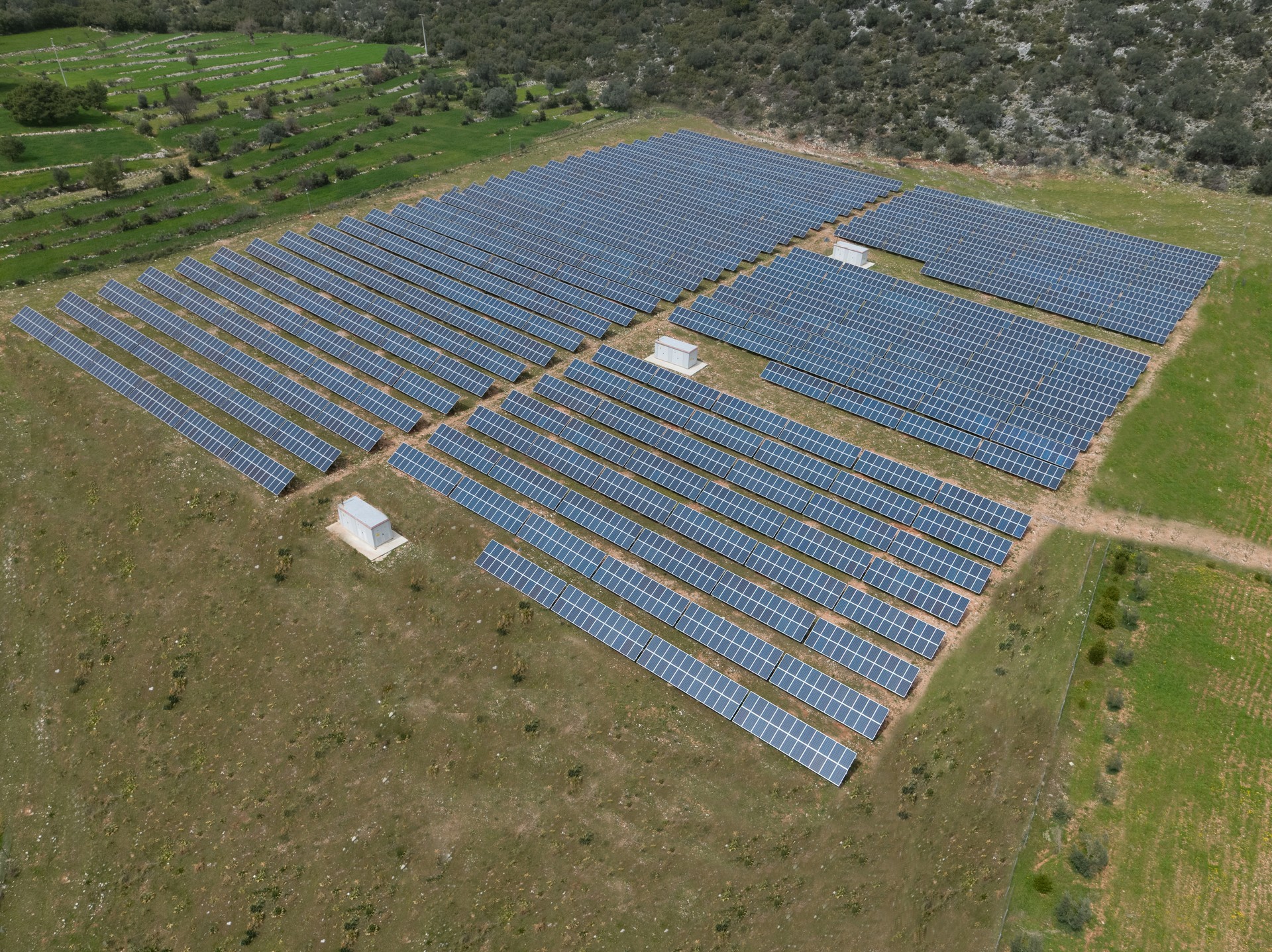 Karatay Güneş Enerji Santrali havadan görünümü.