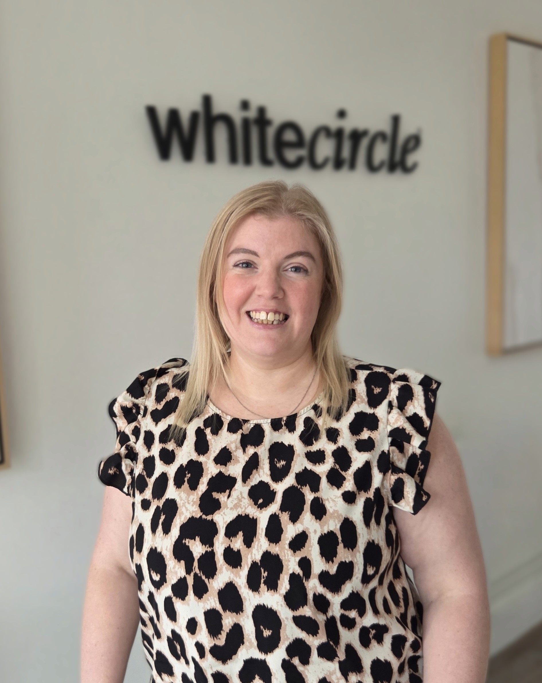 woman in black long sleeve shirt