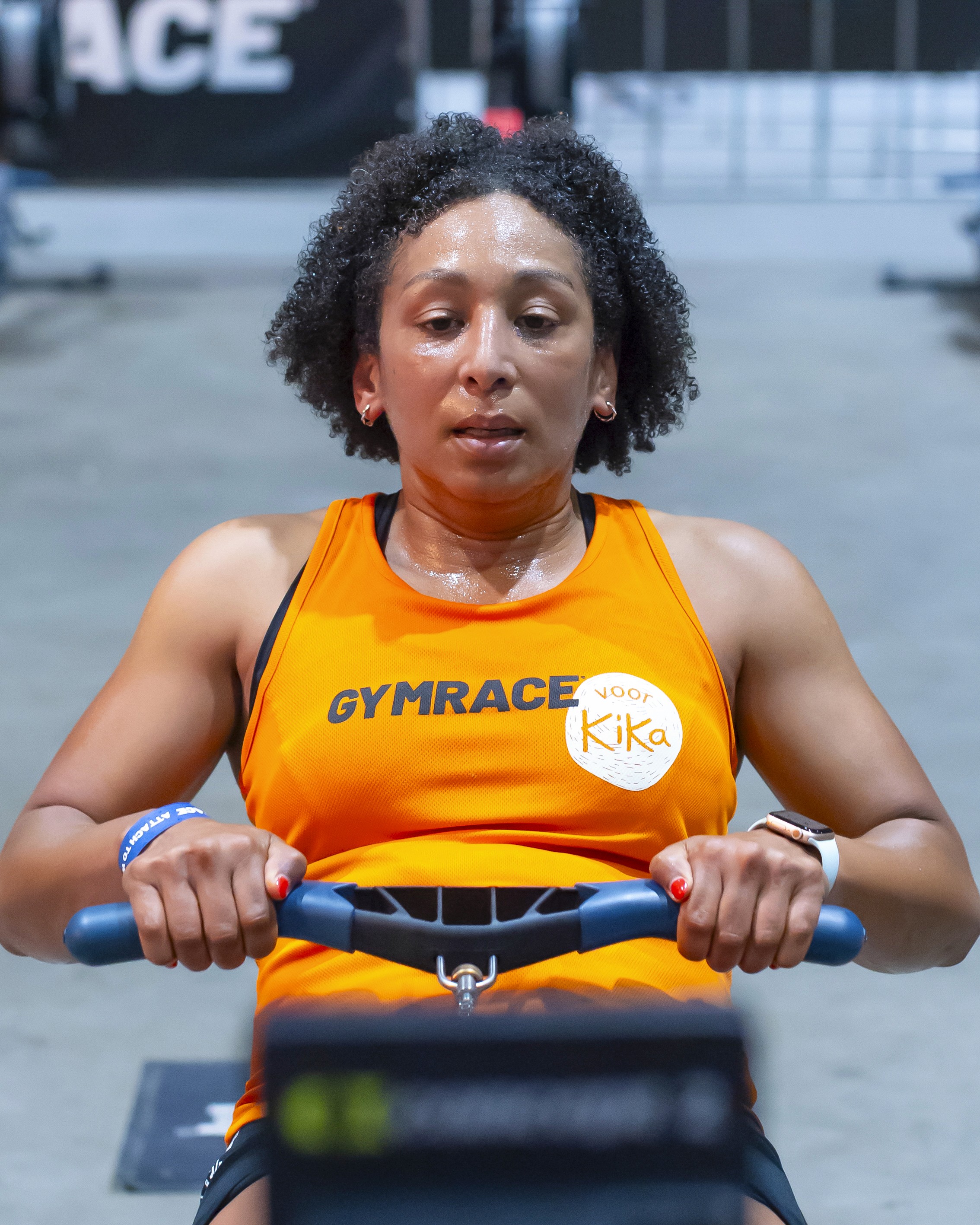 GYMRACE dumbell farmers lunges