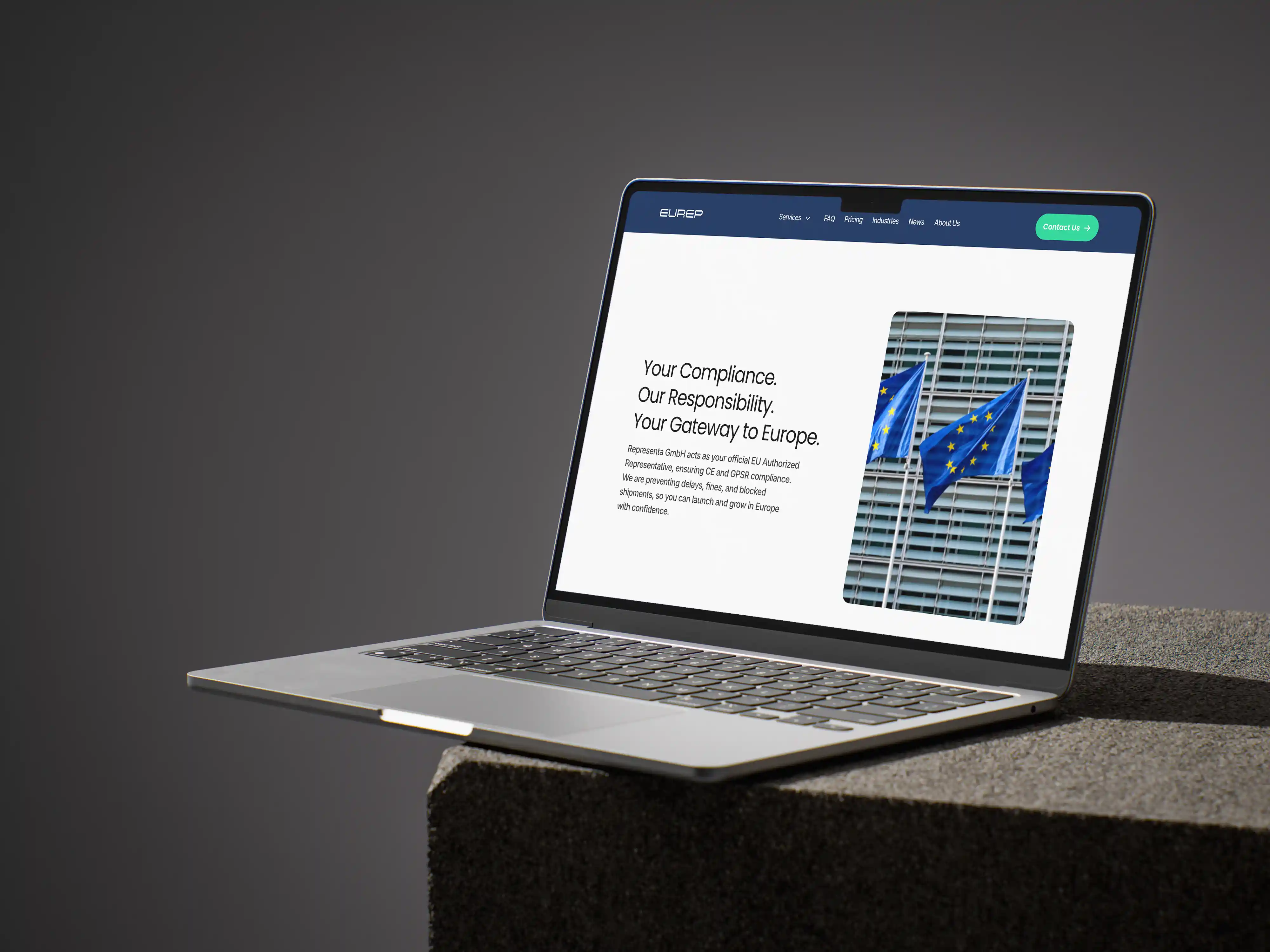 Darstellung der neu gestalteten Startseite von EUREP auf einem MacBook