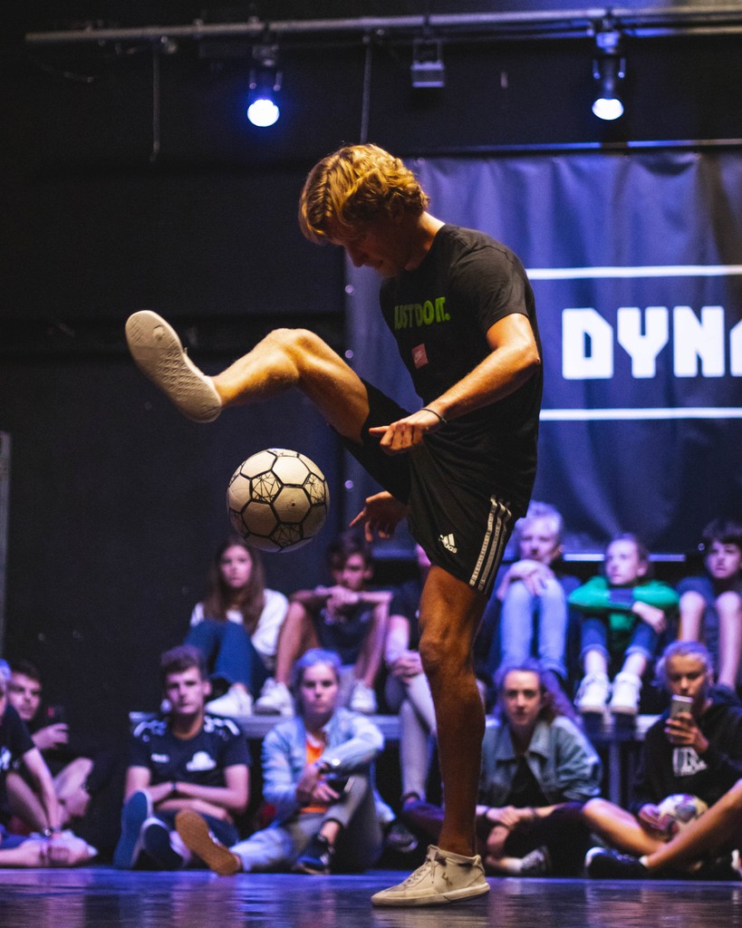 Book a freestyle football show