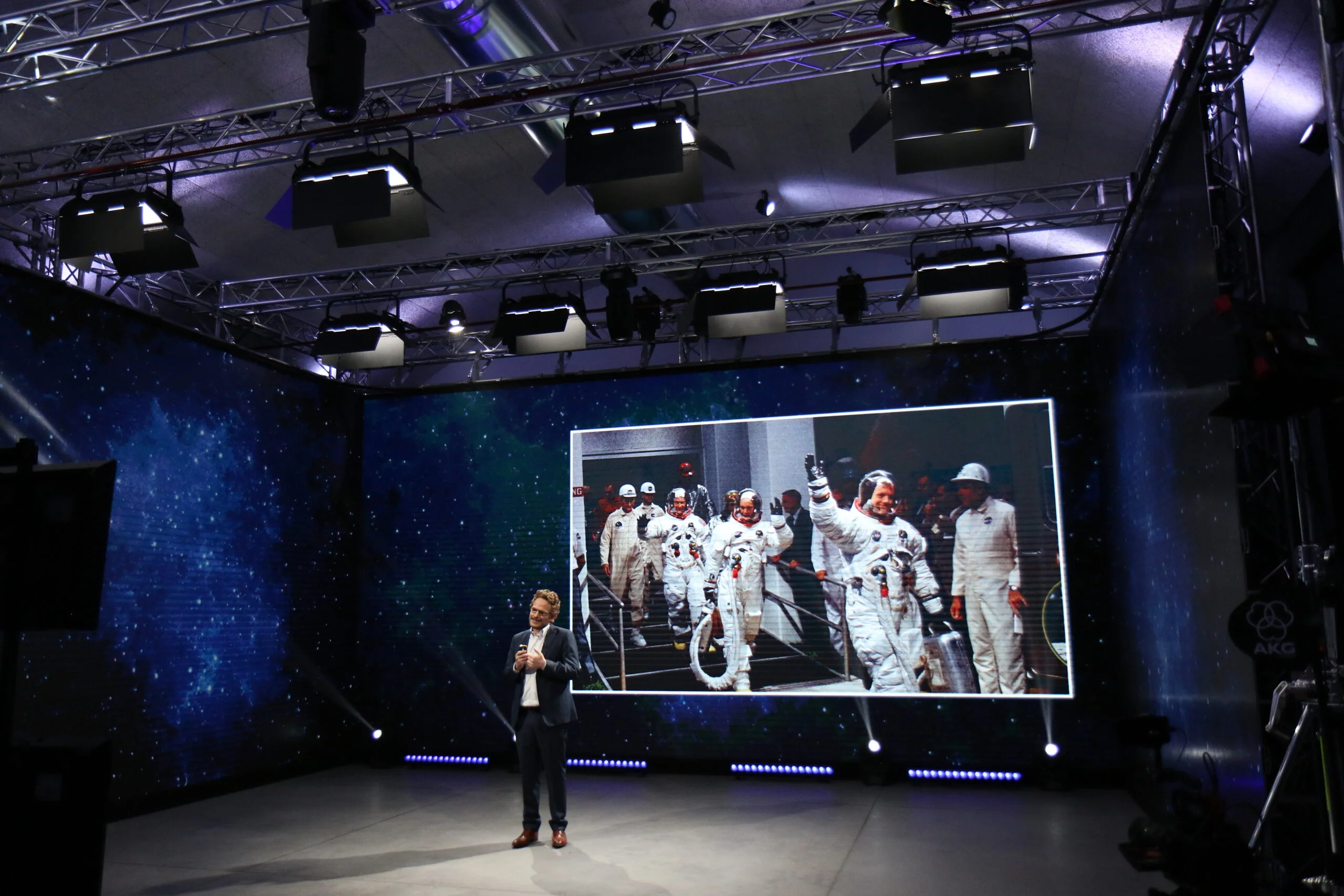 Crown-Virtual-Blast-off