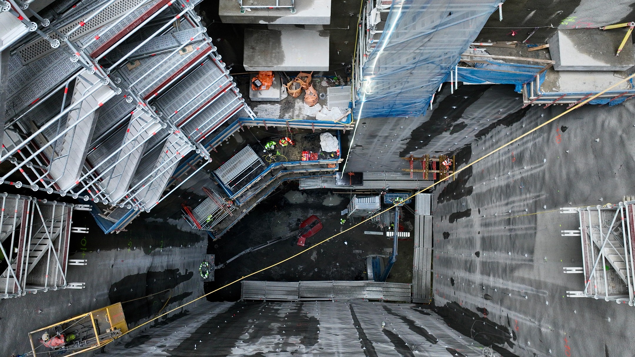 Byggnadsställning vid nya tunnelbanan i Gullmarsplan