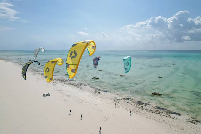 Learn to kitesurf