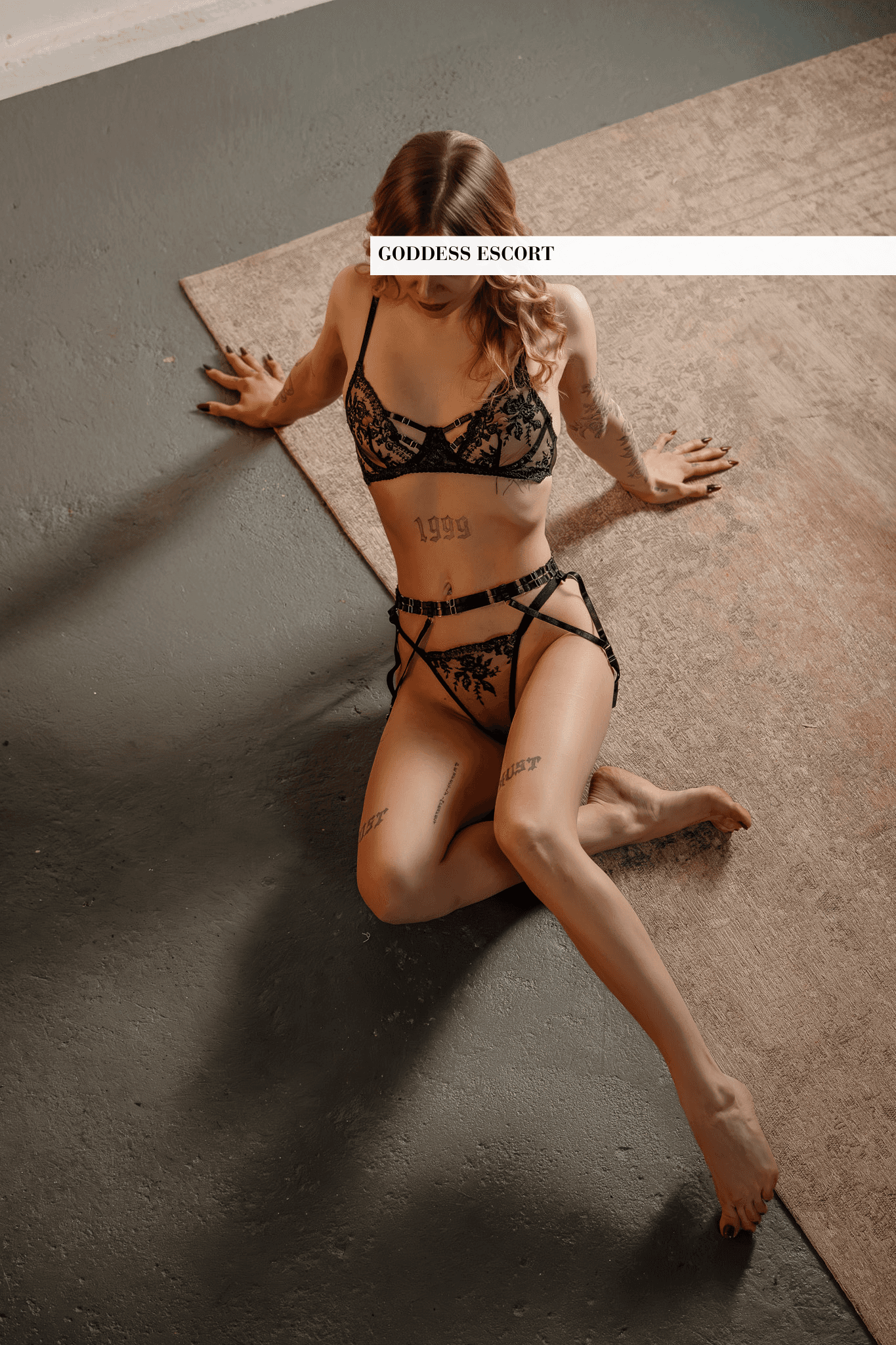 sexy escort mit tattoos 