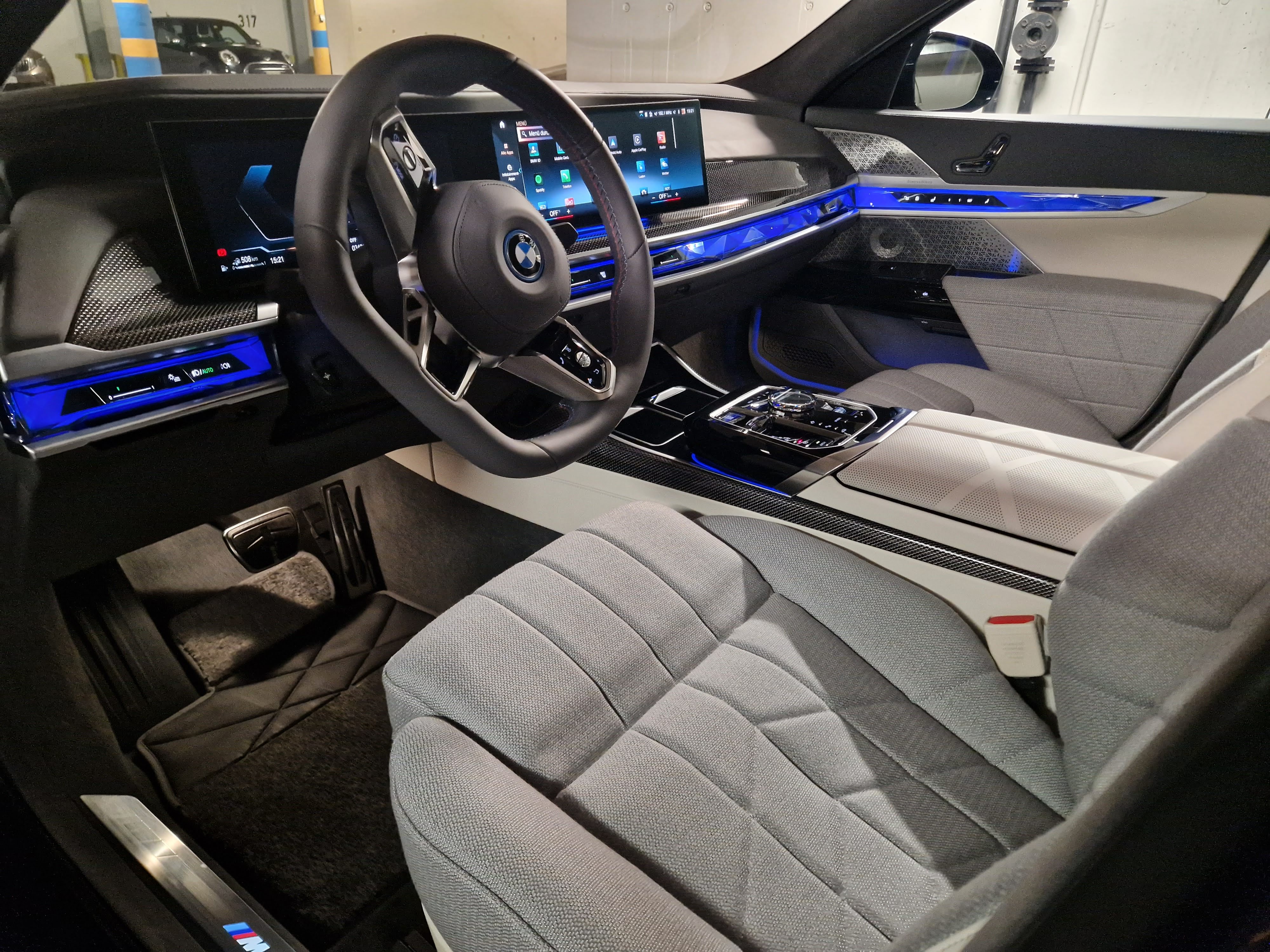 Testimonial portrait 1