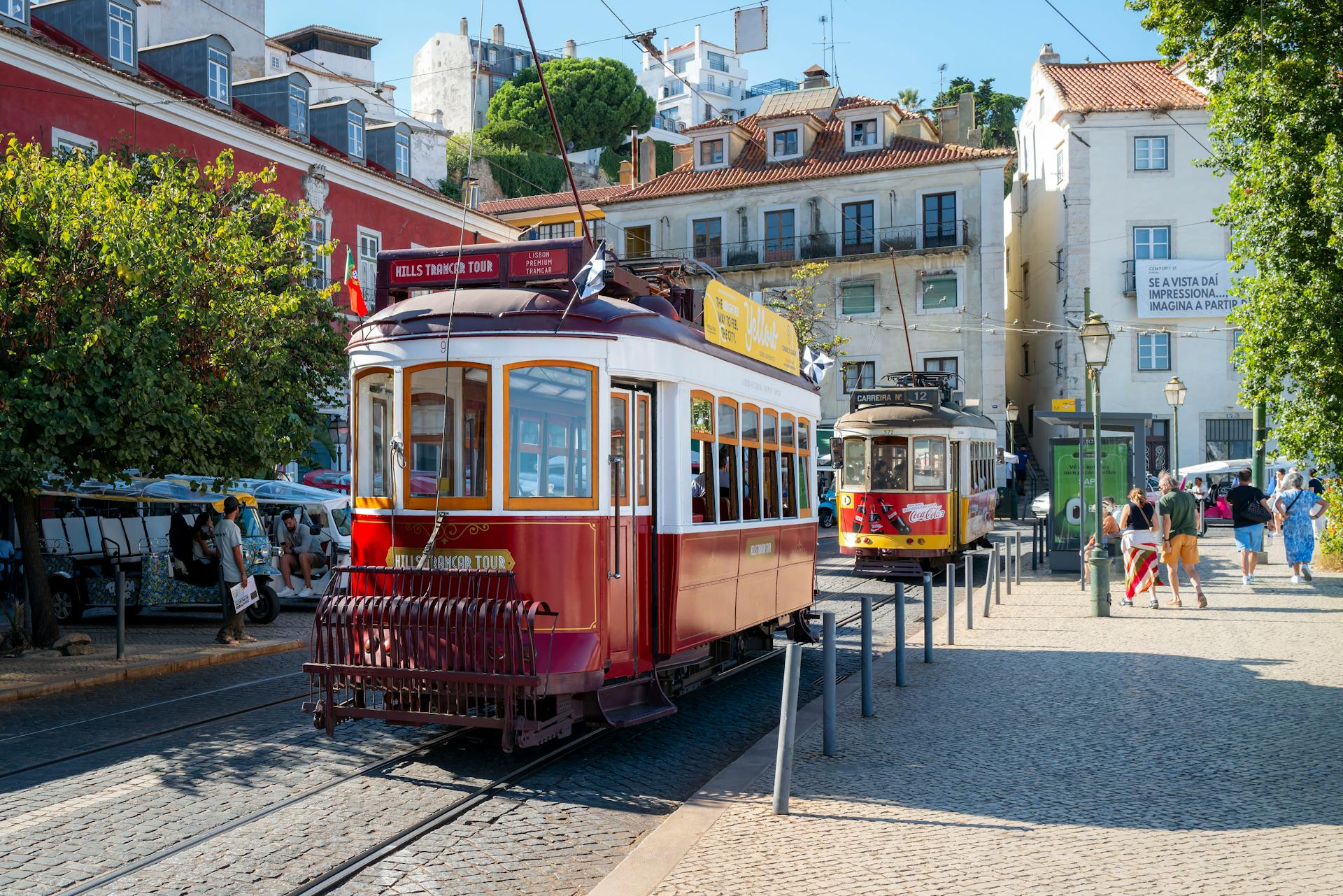 Discover the top tourist things to do in Lisbon, from Belém and Alfama to viewpoints, trams, fado, food, river cruises and day trips.