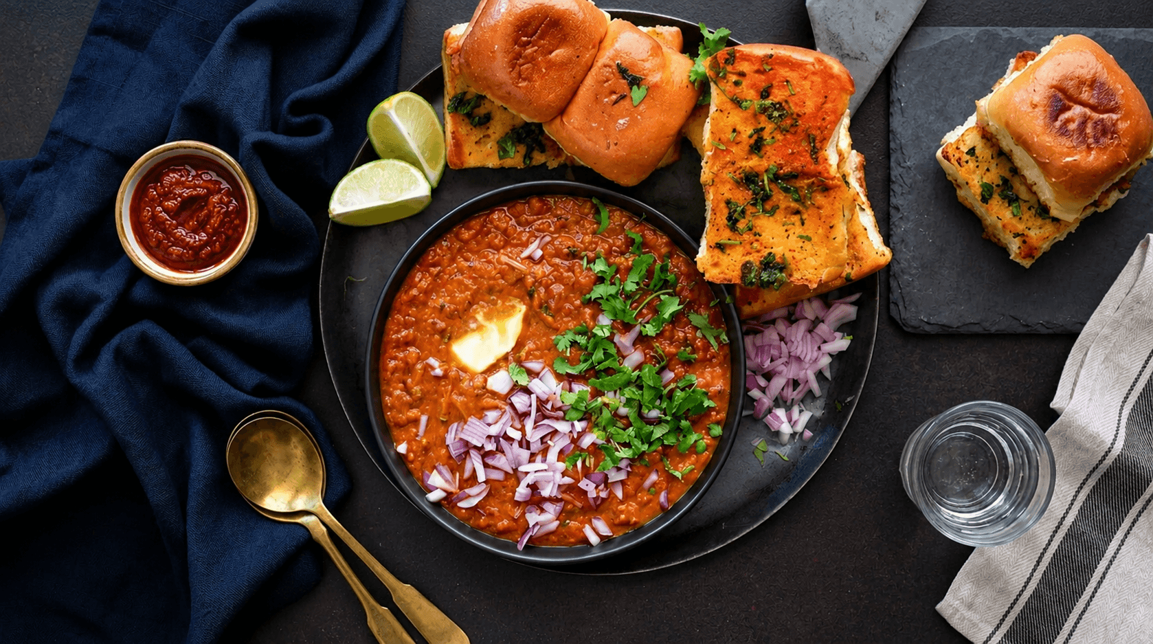 Pav bhaji served on table