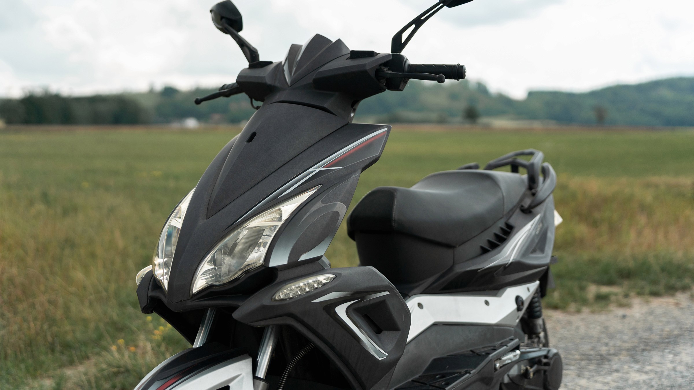 Herkules Matador Seitenansicht – kompakter Roller für die Ausbildung Klasse AM.