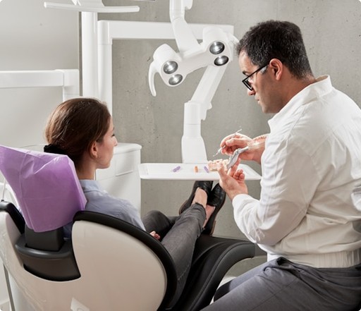 Consultation dentaire pour enfant dans un cabinet dentaire à Poissy