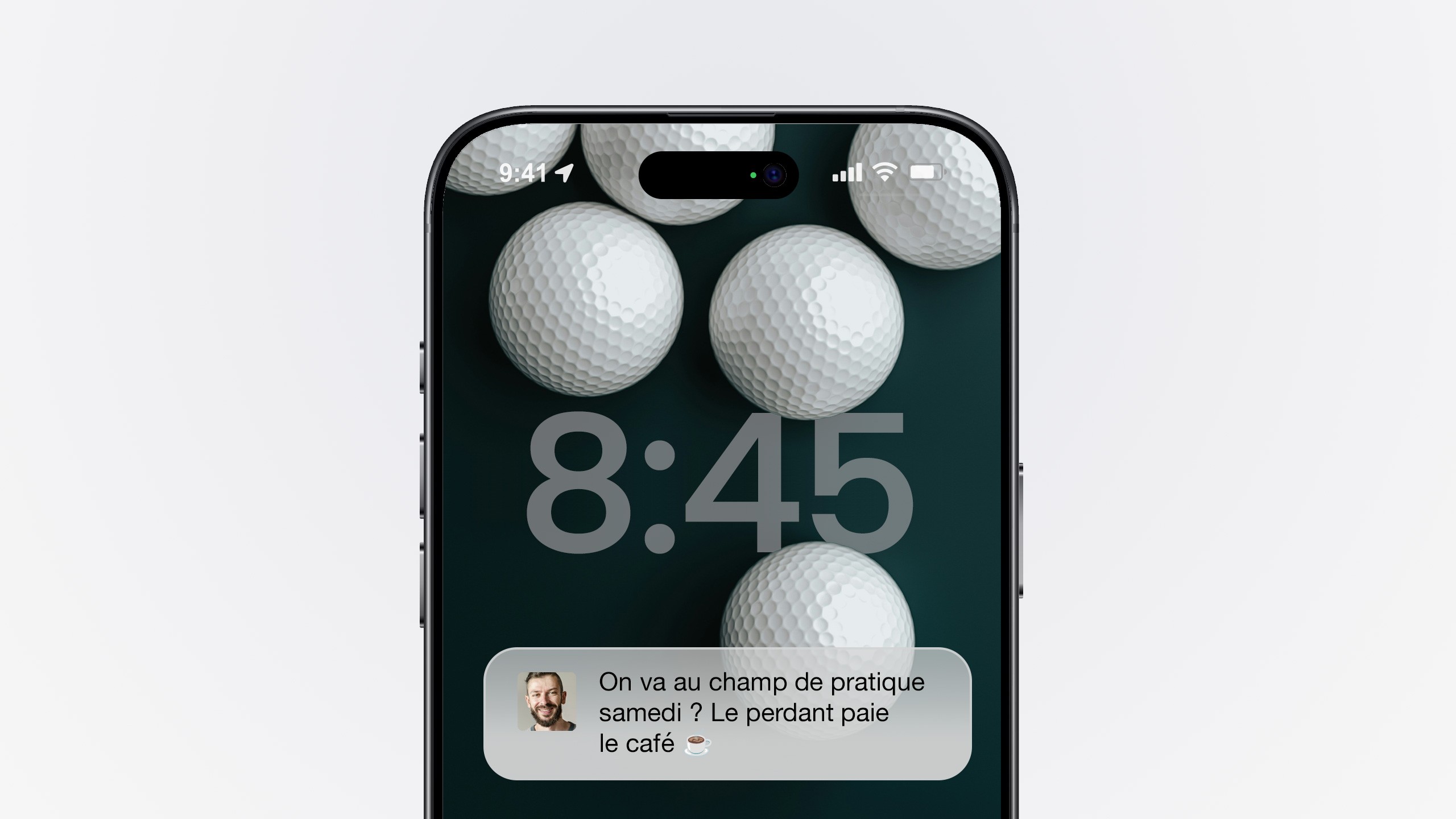 Écran de verrouillage du téléphone avec une œuvre d'art de balle de golf