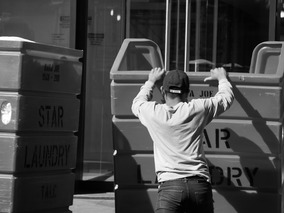 delivery driver, storefront