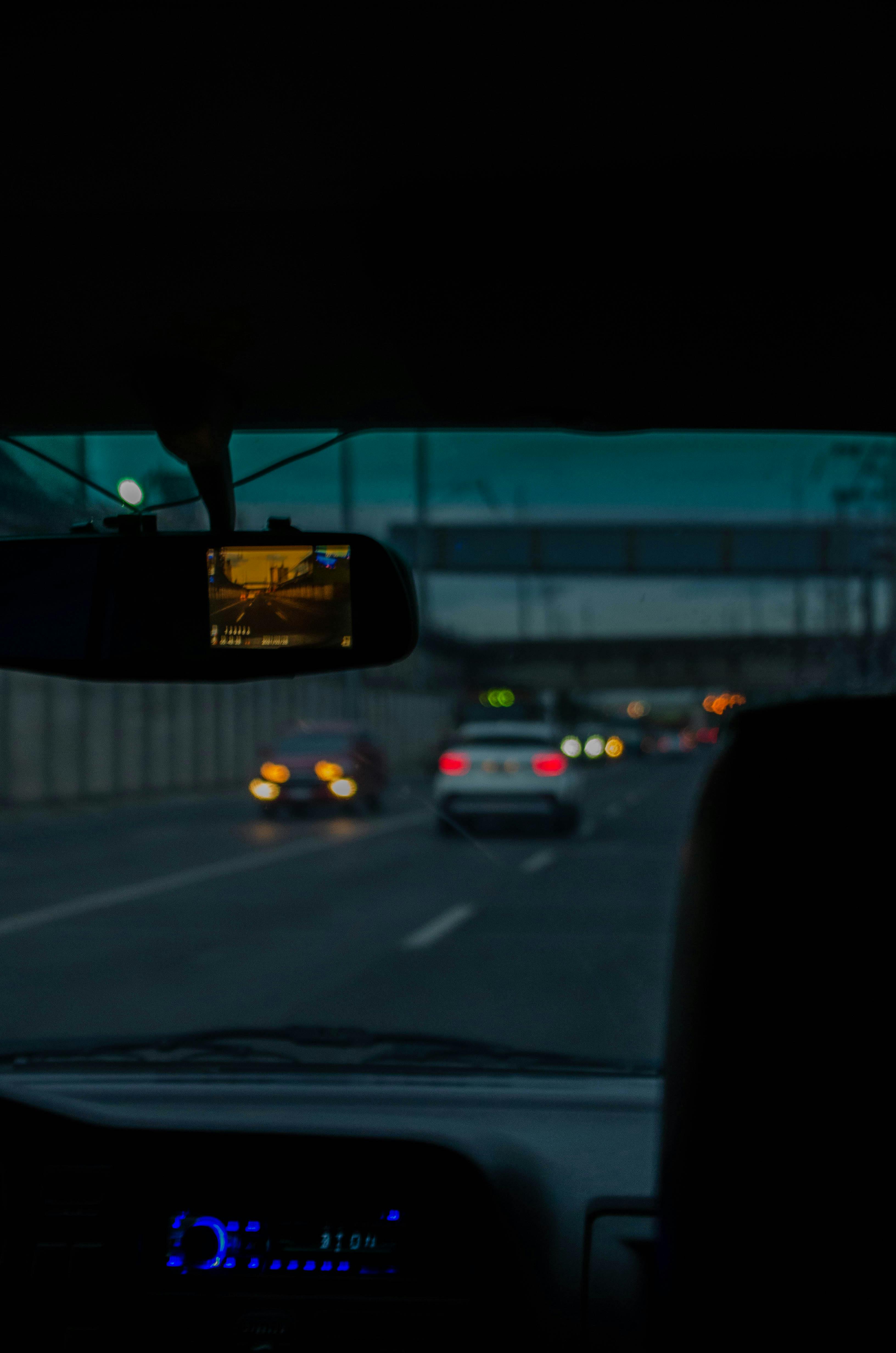 Dashcam IA Fleeti détectant distraction et somnolence pour réduire la sinistralité d'une flotte