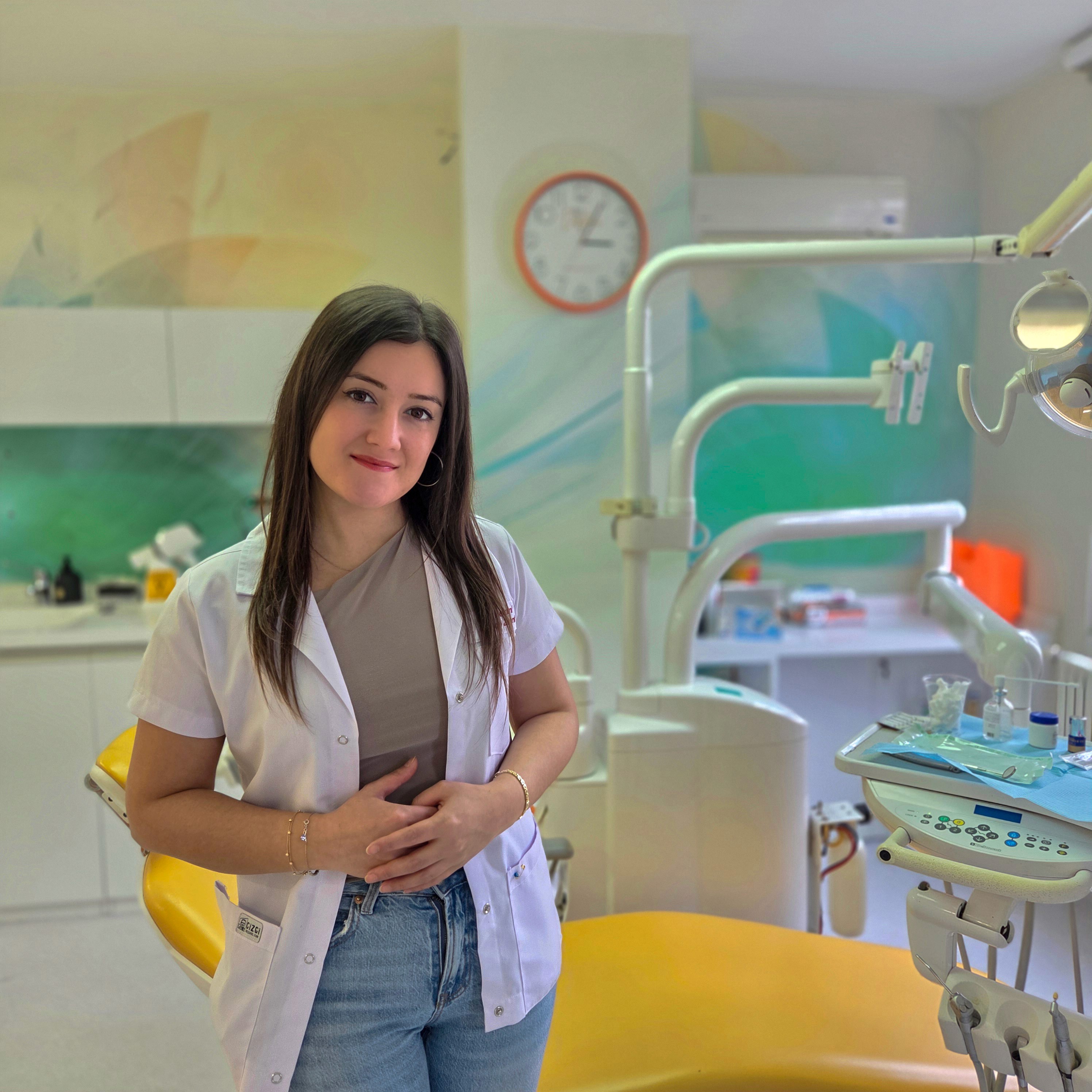 Gözde Zeyrek Diş hekimi Kızılay Ankara