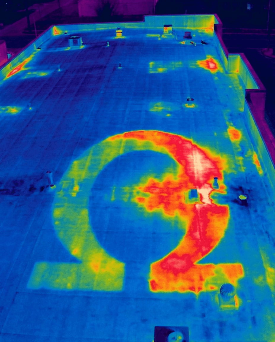 Thermal photography of a commercial flat roof