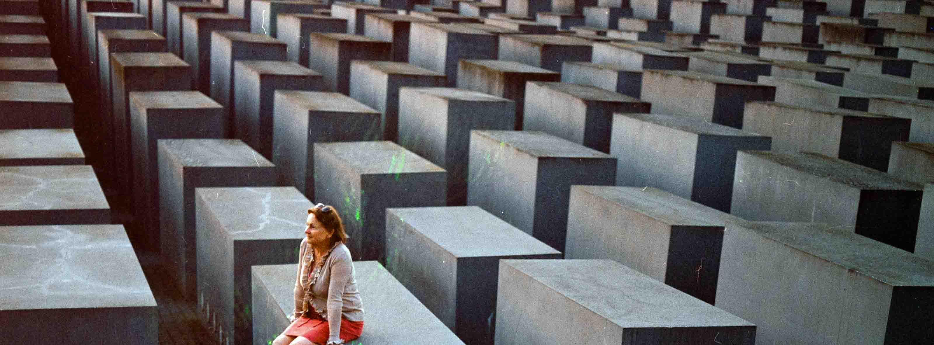 Newton rings on film scans