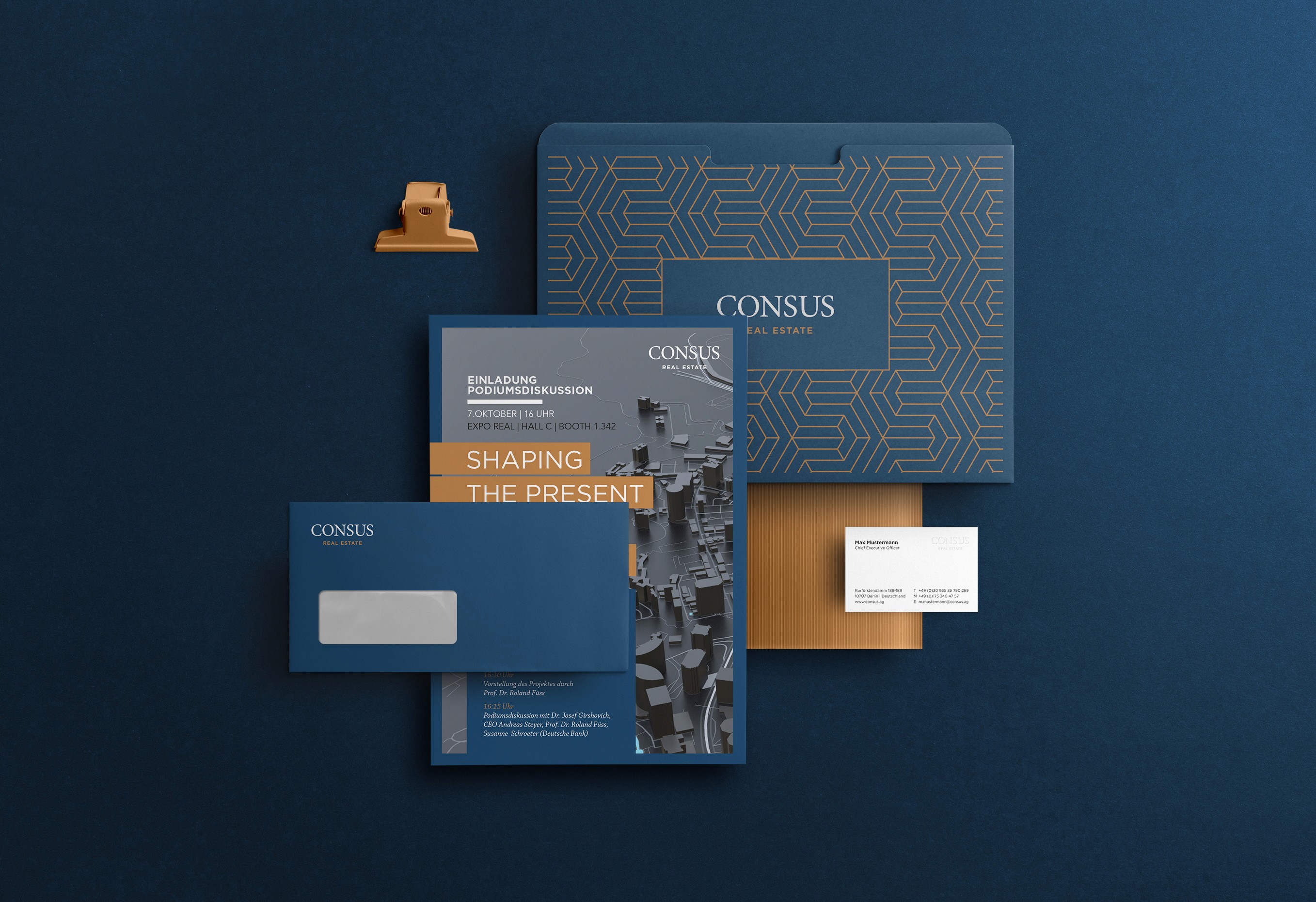 Geschäftsausstattung im Corporate Design von Consus Real Estate – Briefpapier, Visitenkarten und Templates mit präziser Typografie.