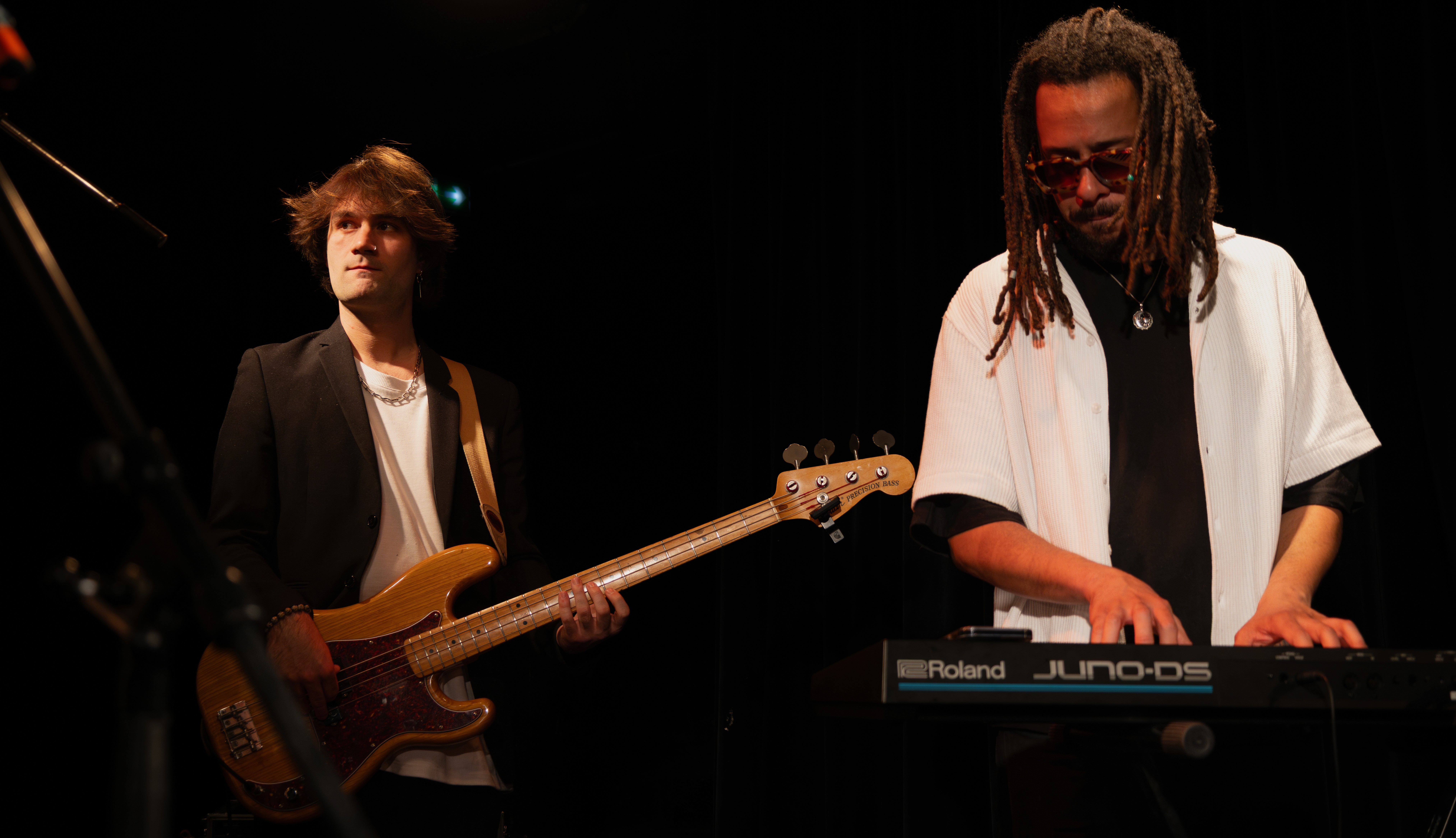 Pianiste professionnel lors d'un concert pour une soirée de mariage. 