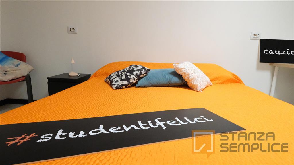 25 sqm room in Via Michele Coppino SNC - inside the square, Sassari