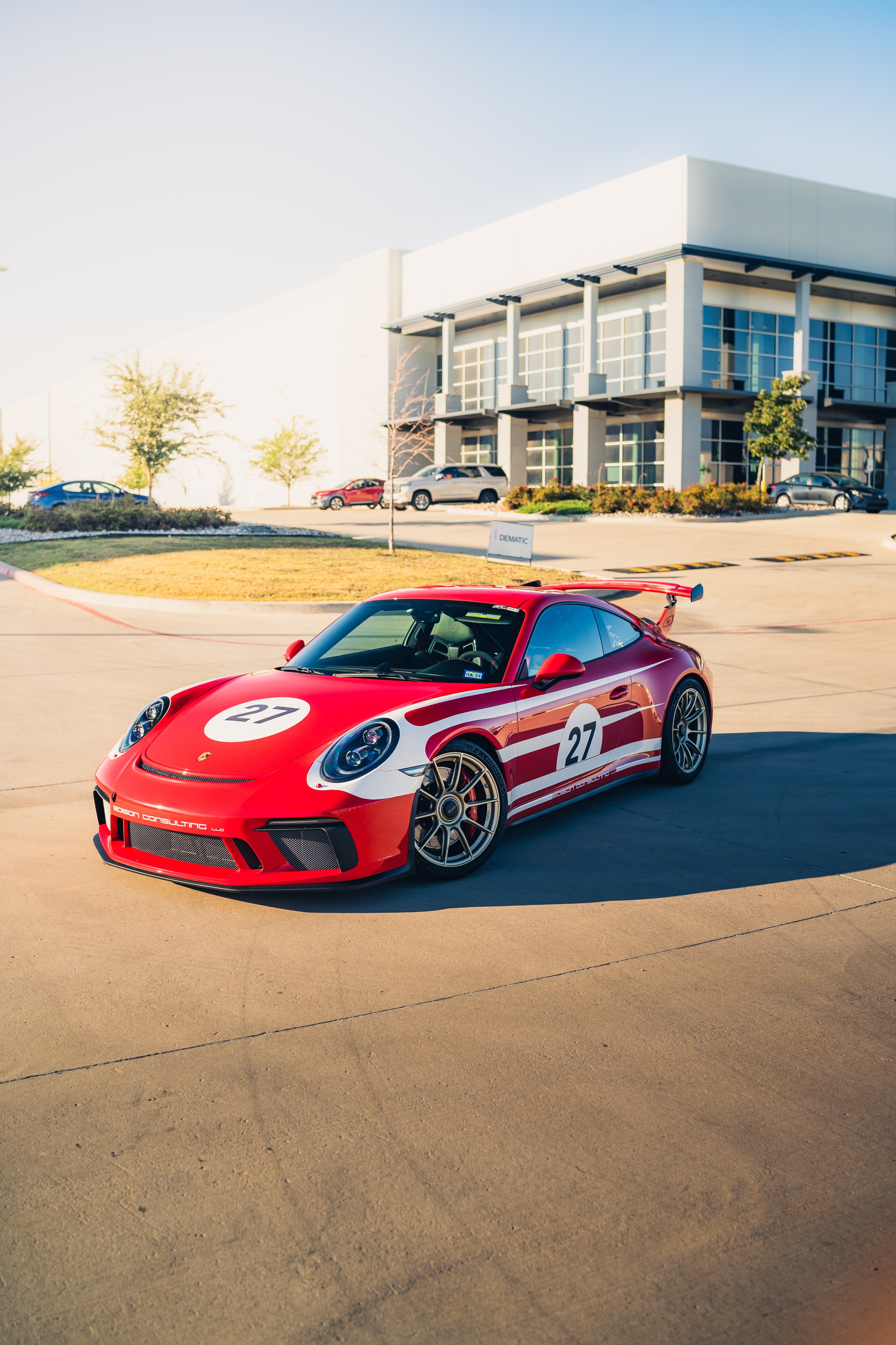 red porsche 911